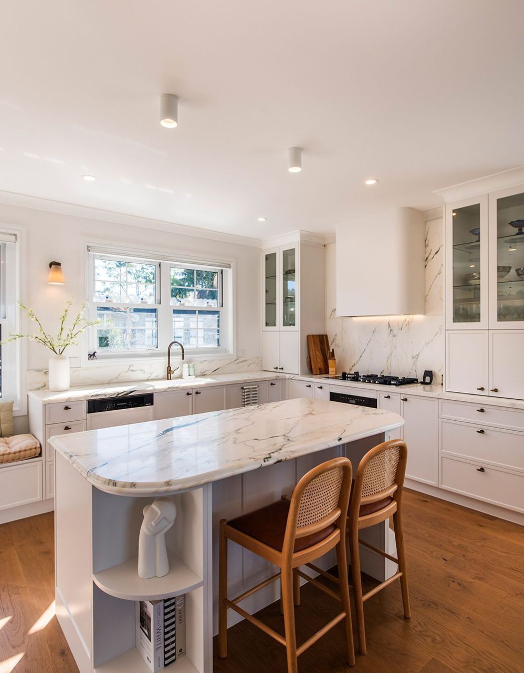 Modern-luxury-kitchen-design-premier-kitchens-sydney-meile-laminex-dulux-elica-11.jpg