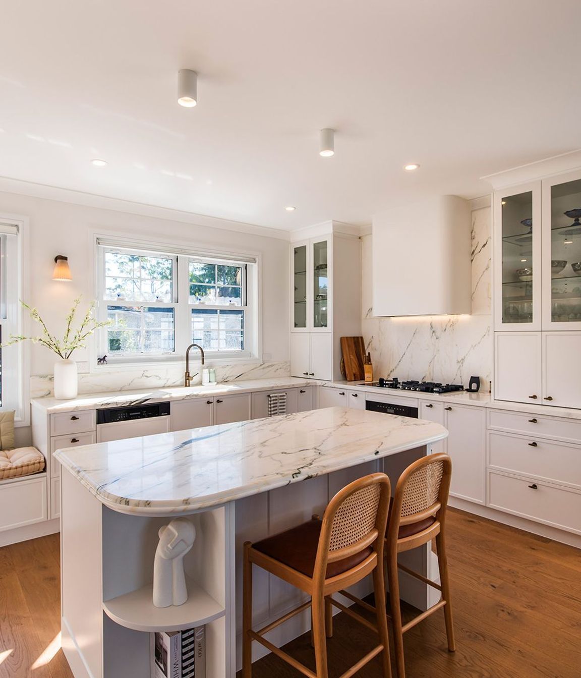 Modern-luxury-kitchen-design-premier-kitchens-sydney-meile-laminex-dulux-elica-11.jpg