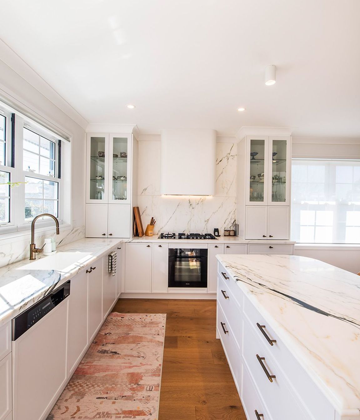 Modern-luxury-kitchen-design-premier-kitchens-sydney-meile-laminex-dulux-elica-12.jpg