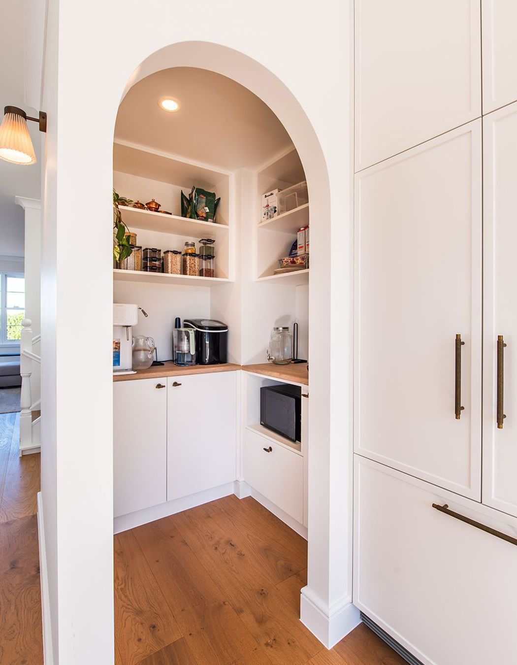 Modern-luxury-kitchen-design-premier-kitchens-sydney-meile-laminex-dulux-elica-16.jpg