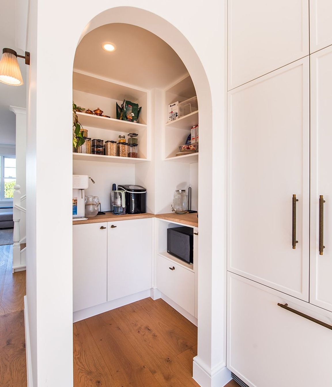 Modern-luxury-kitchen-design-premier-kitchens-sydney-meile-laminex-dulux-elica-16.jpg