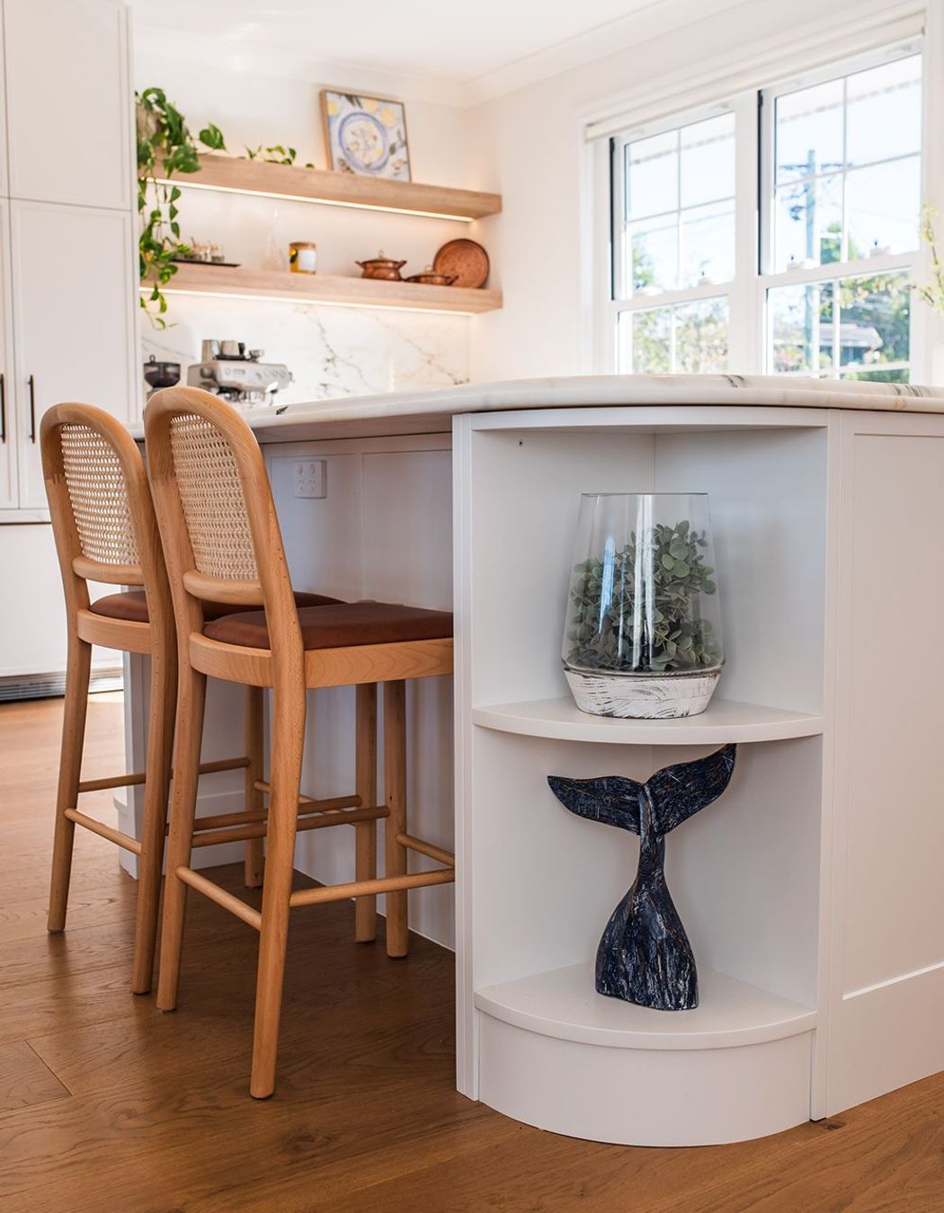 Modern-luxury-kitchen-design-premier-kitchens-sydney-meile-laminex-dulux-elica-30-v2.jpg