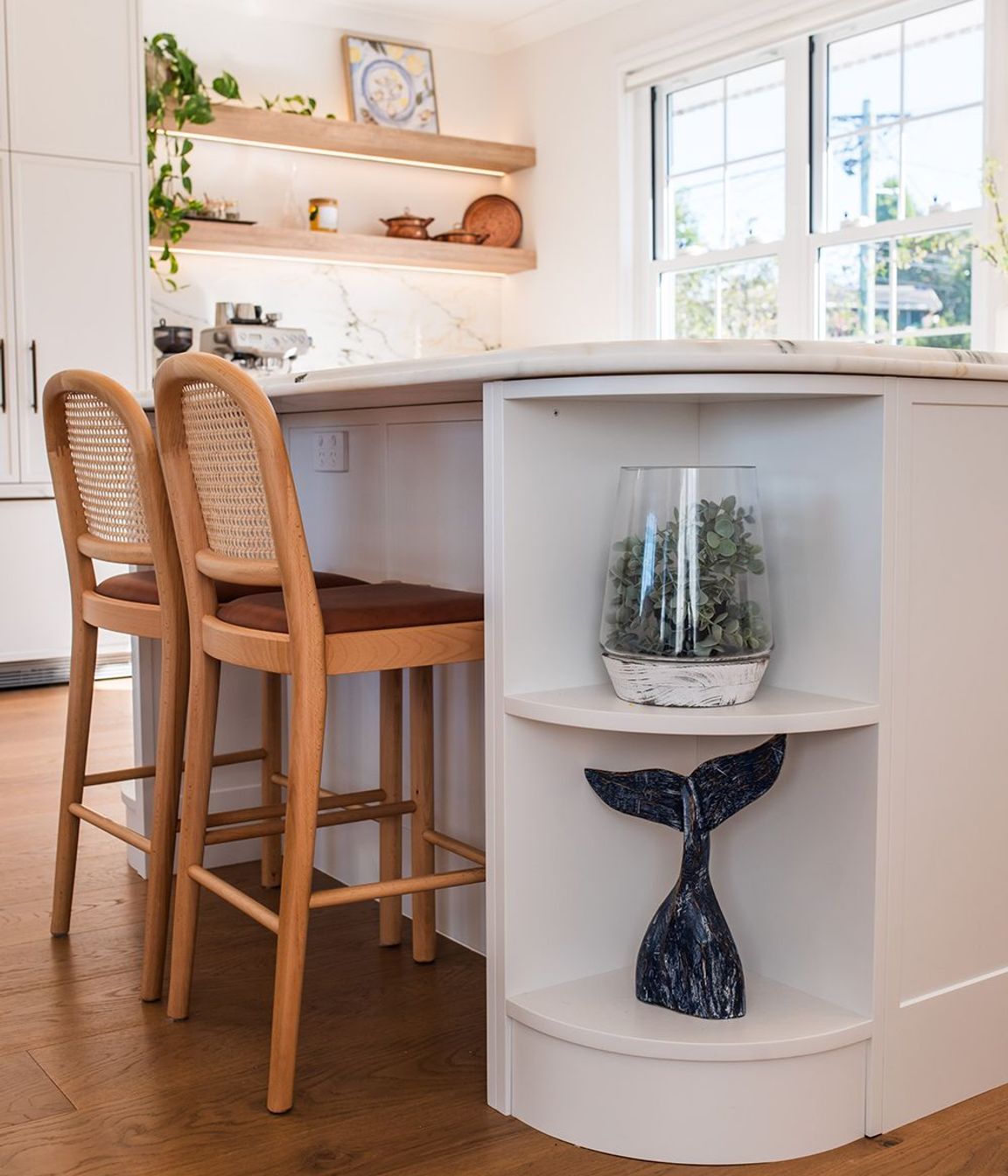 Modern-luxury-kitchen-design-premier-kitchens-sydney-meile-laminex-dulux-elica-30-v2.jpg