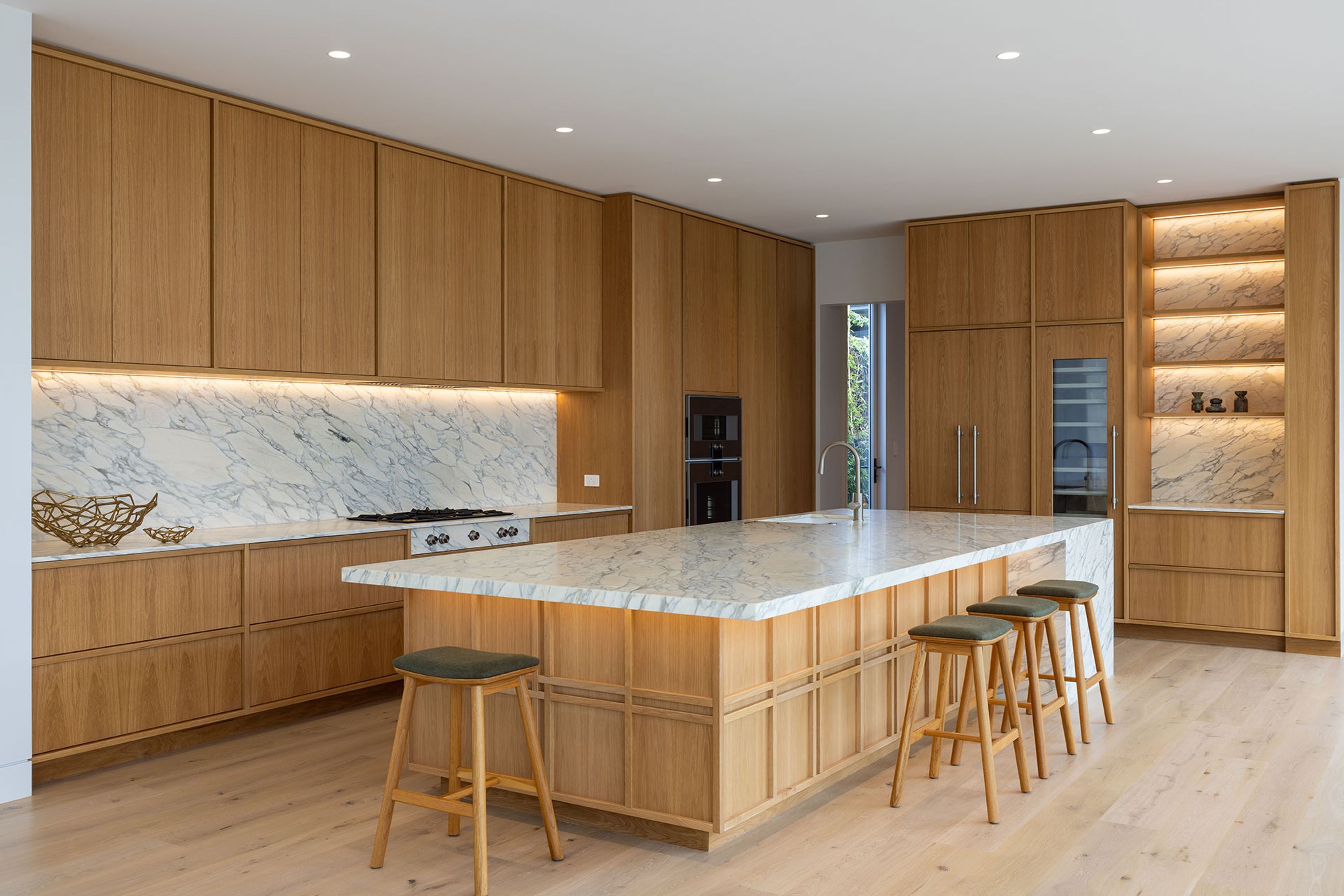Neo-Design-custom-kitchen-oak-marble-shaker1A.jpg