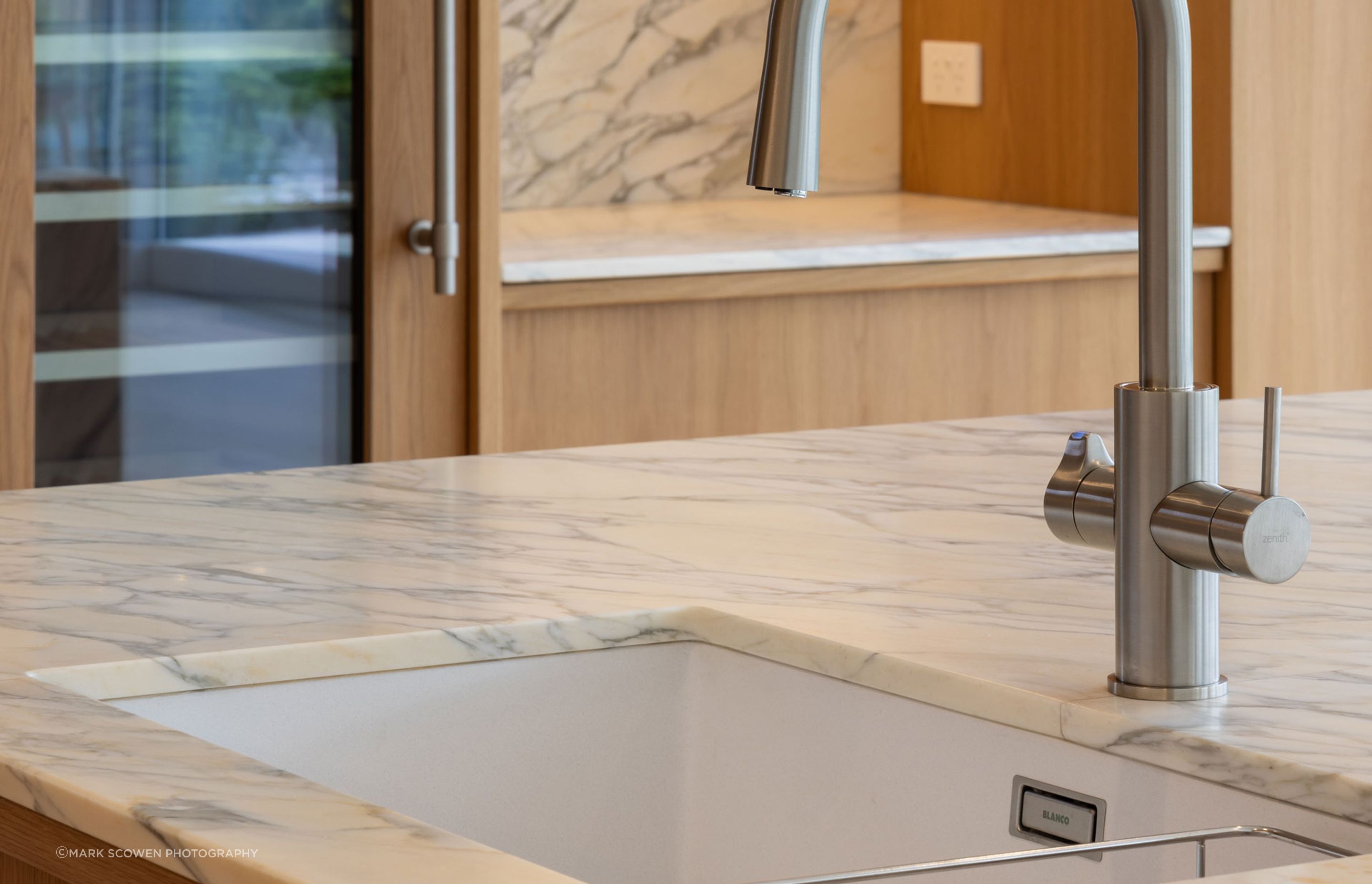 Neo-Design-custom-kitchen-oak-marble-shaker5.jpg