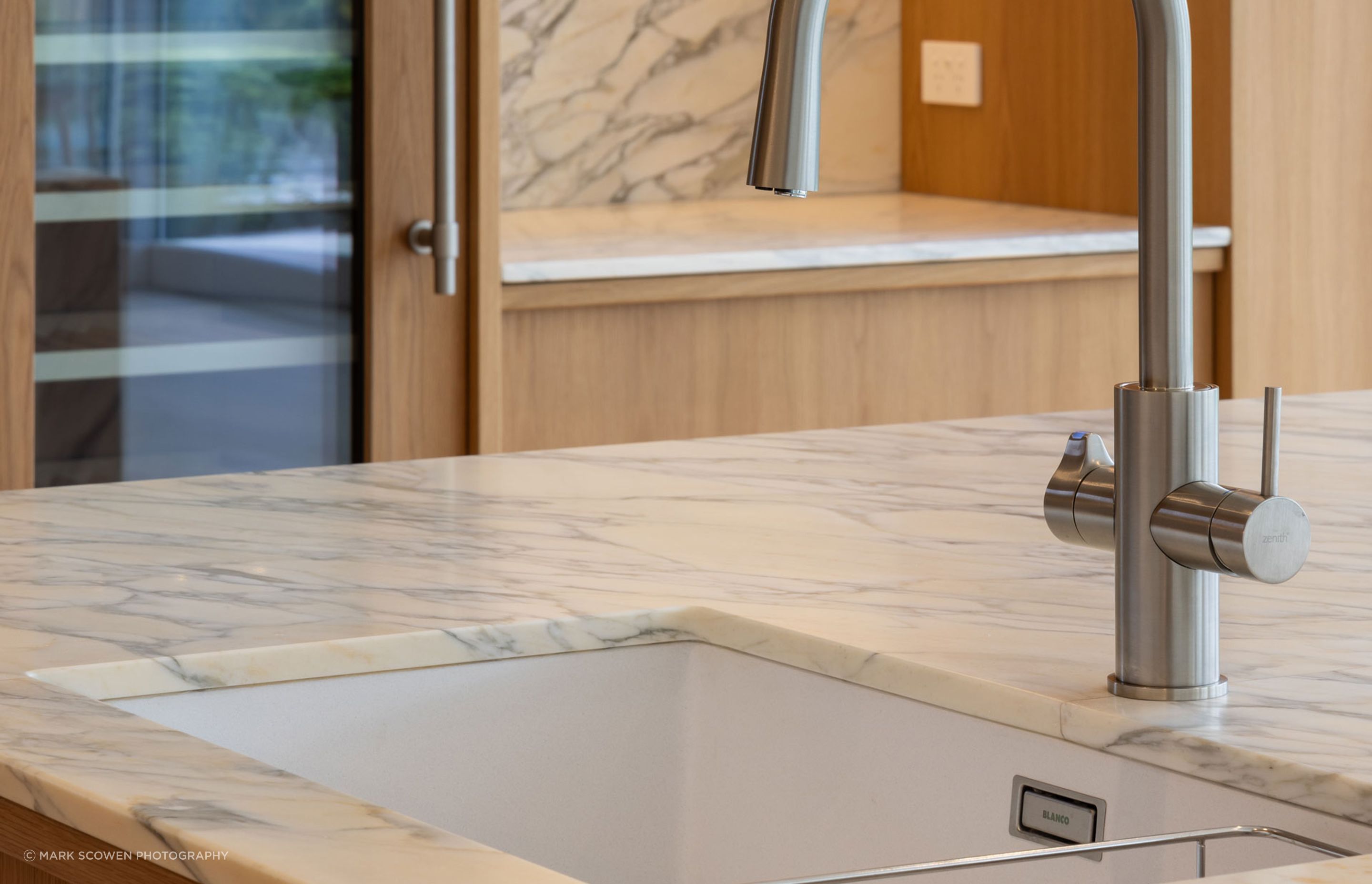 Neo-Design-custom-kitchen-oak-marble-shaker5.jpg