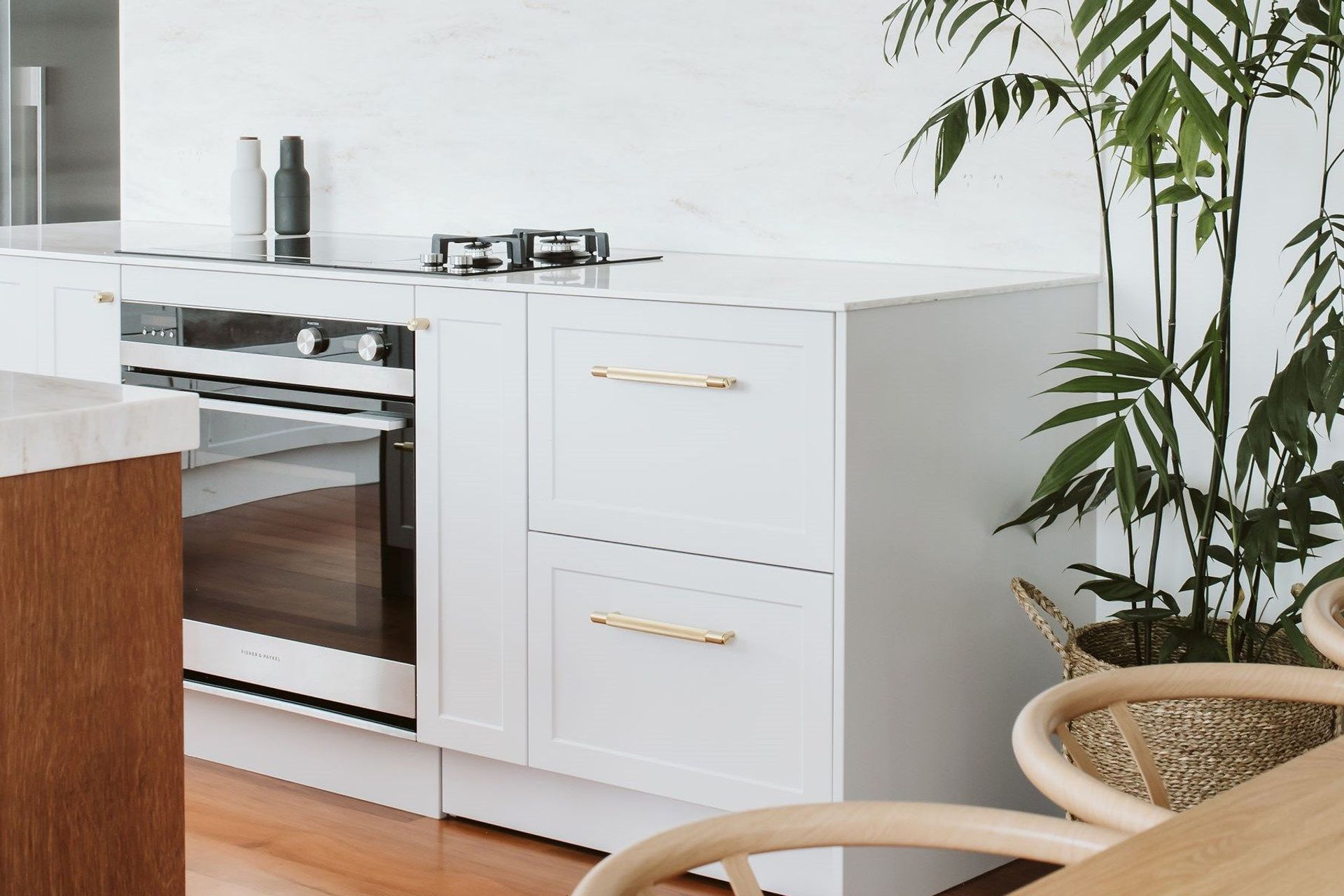 Dezignatek Thermoform Ronda profile in Lana Grey Satin, Designed by Annika Rowson, Rowson Kitchens