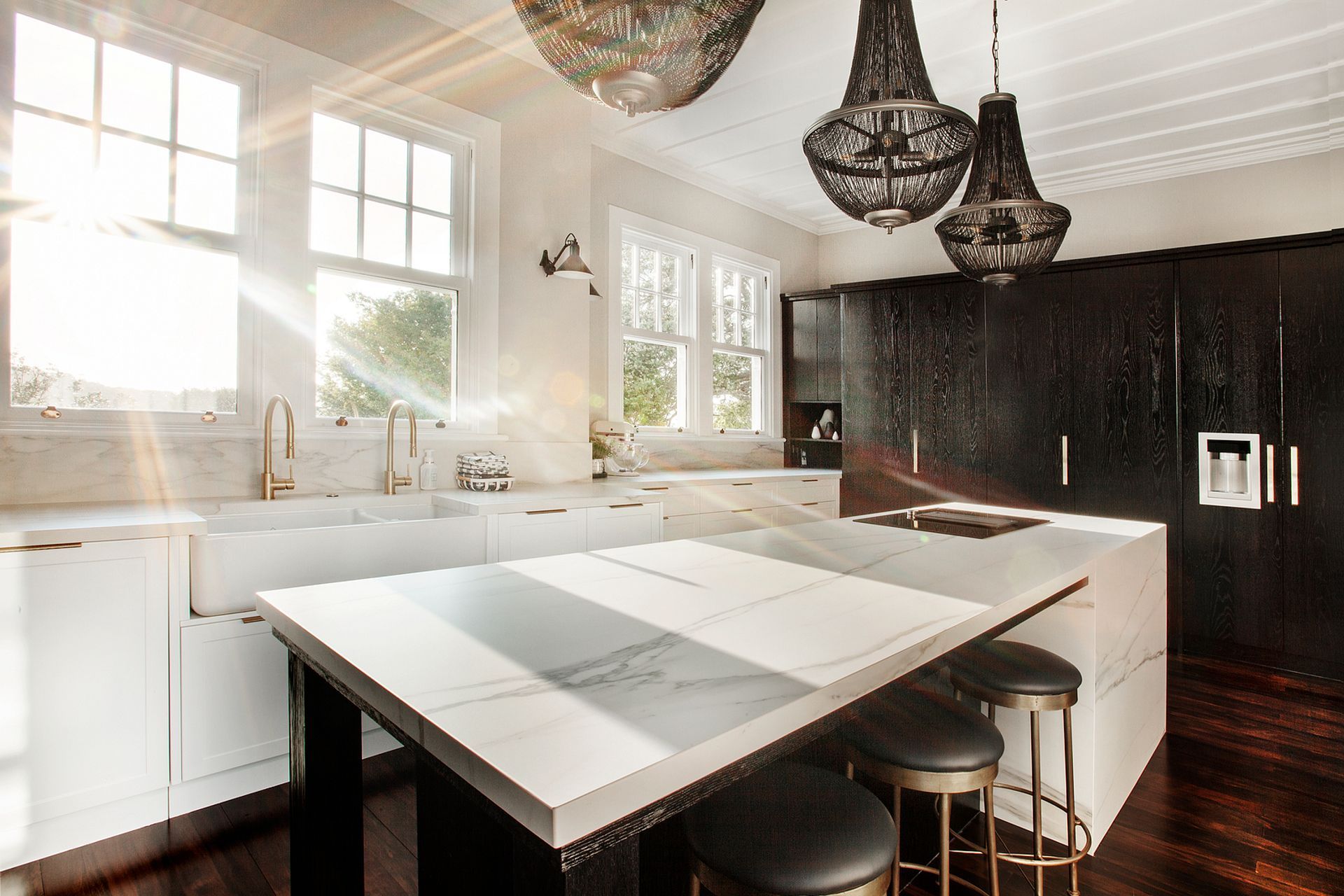 Dezignatek Thermoform Oslo profile in White Satin, Prime Panels Veneer, Designed by Yellowfox, Built by Marton Lee Furniture