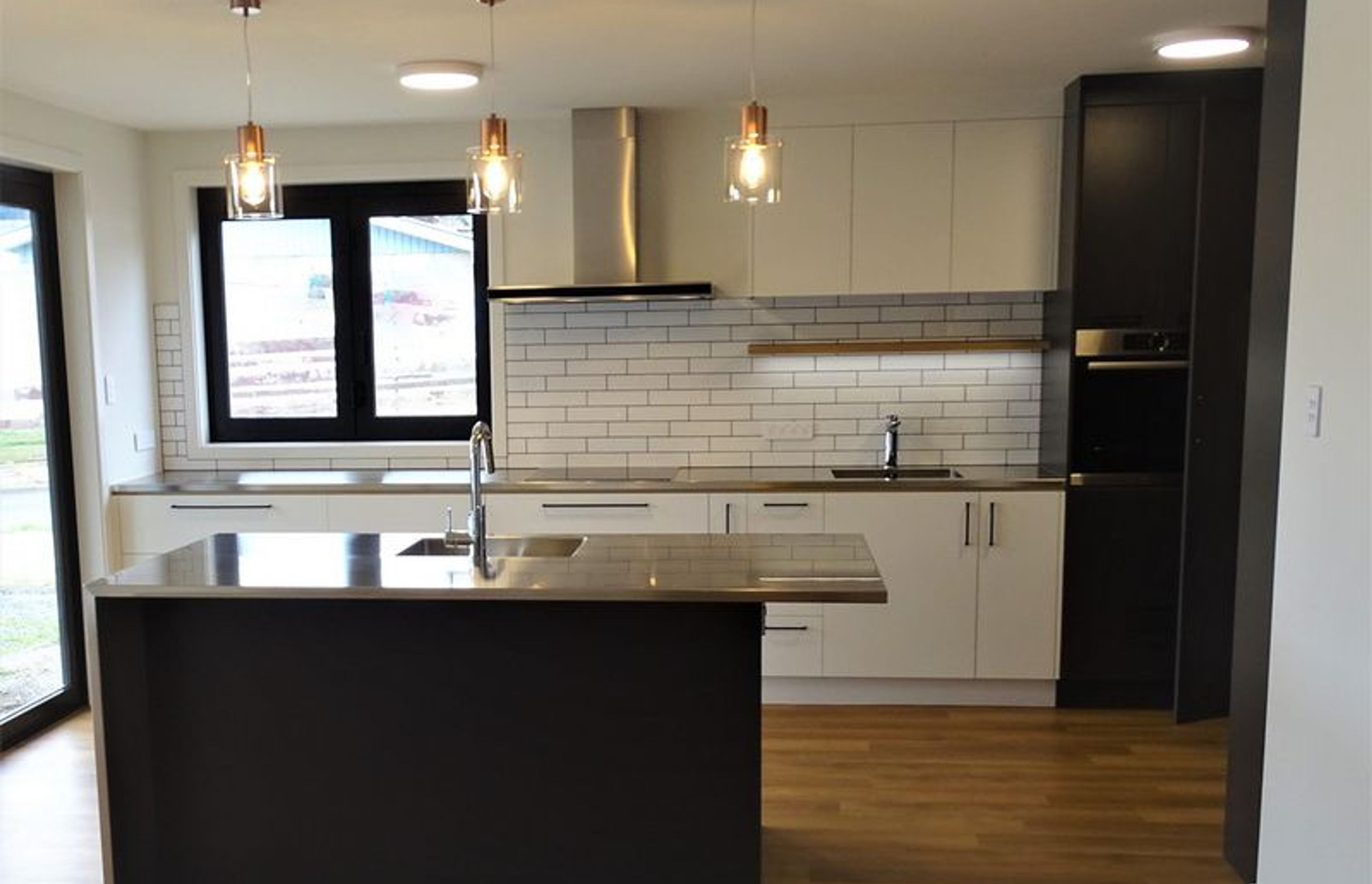 Overview of the full kitchen with joinery