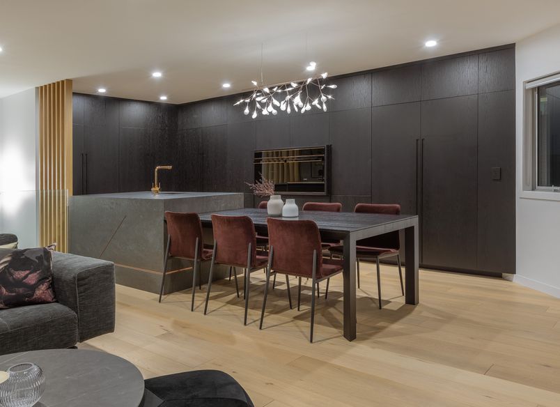 Art Veneer Kitchen Stunner