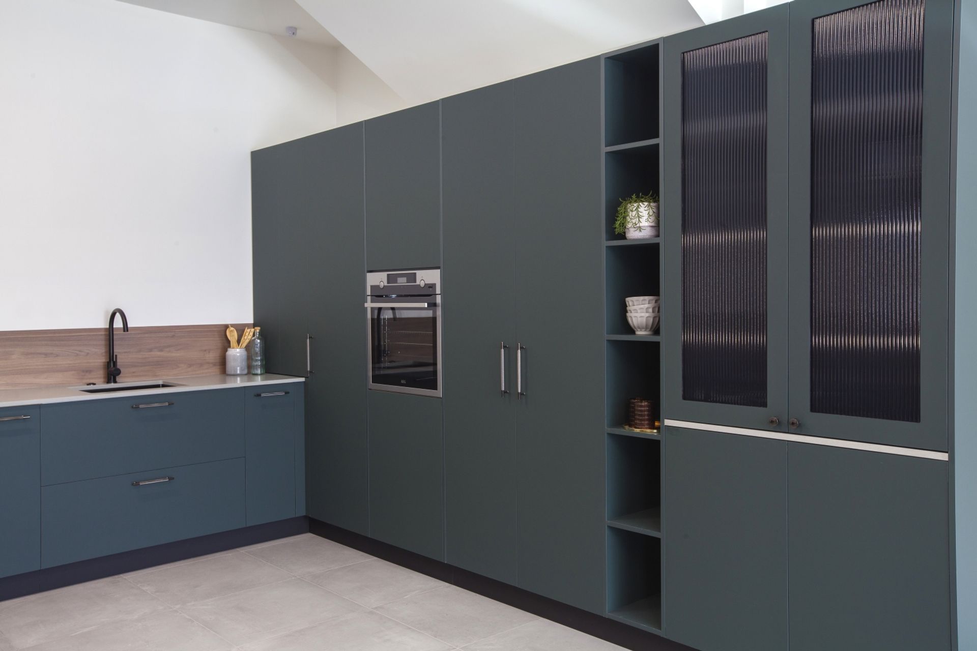 Prime Laminate, Wicked Soft-Matt, Prime Laminate Notaio Walnut Wood-matt, Prime Stone Apollo. Design by Misco Joinery.