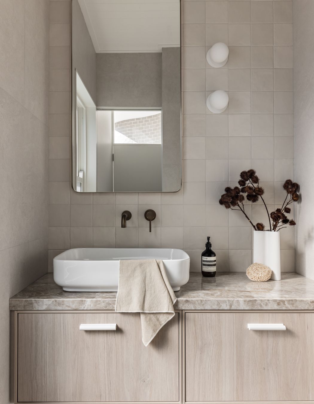 Powder-roomDekton-Taga.jpg