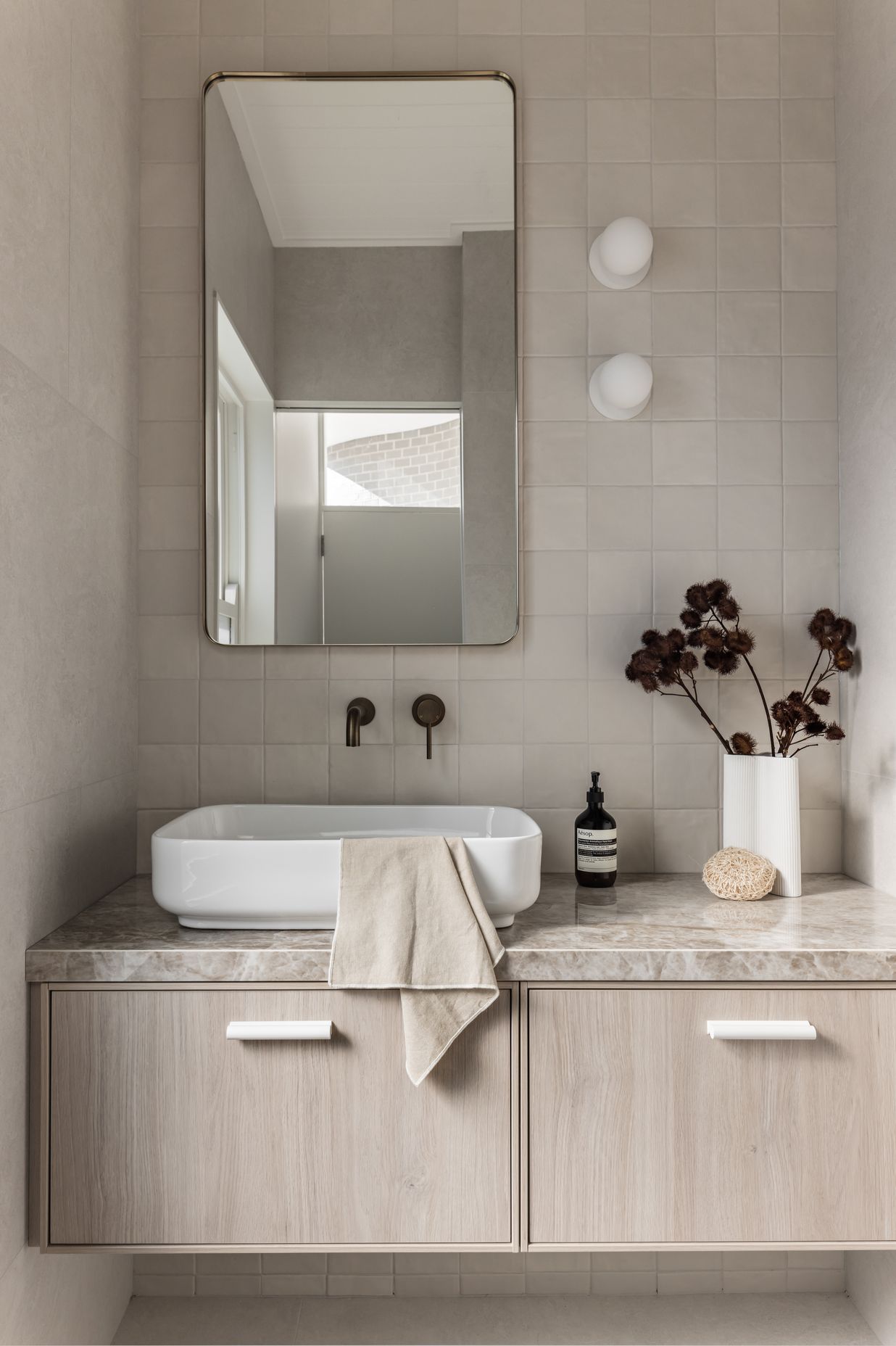 Powder-roomDekton-Taga.jpg