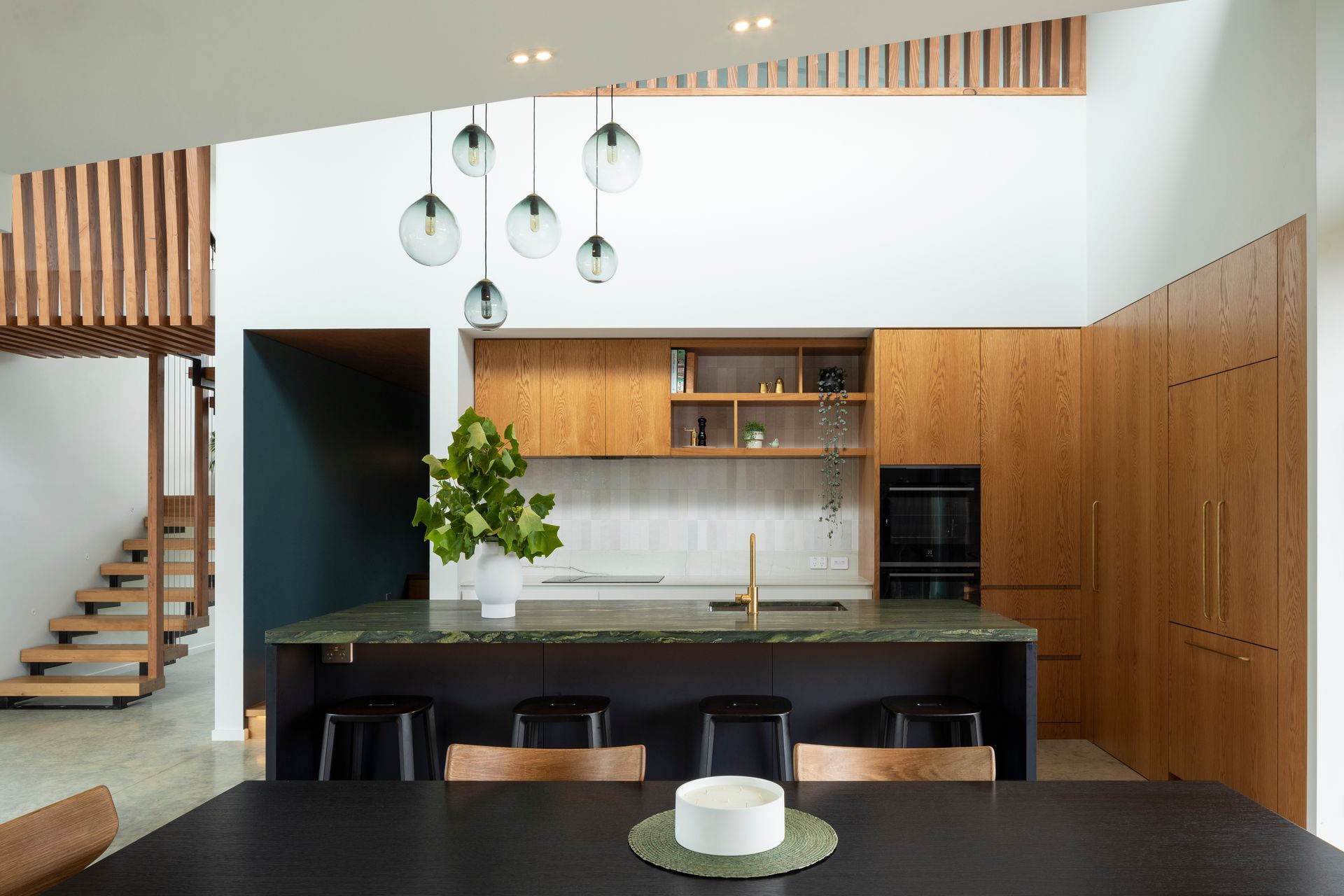 Prime Veneer, American White Oak - Crown Cut &amp; Prime Laminate, Devious Soft-Matt. Design by Kate Carter Interior Design. Photography by Sarah Rowlands.