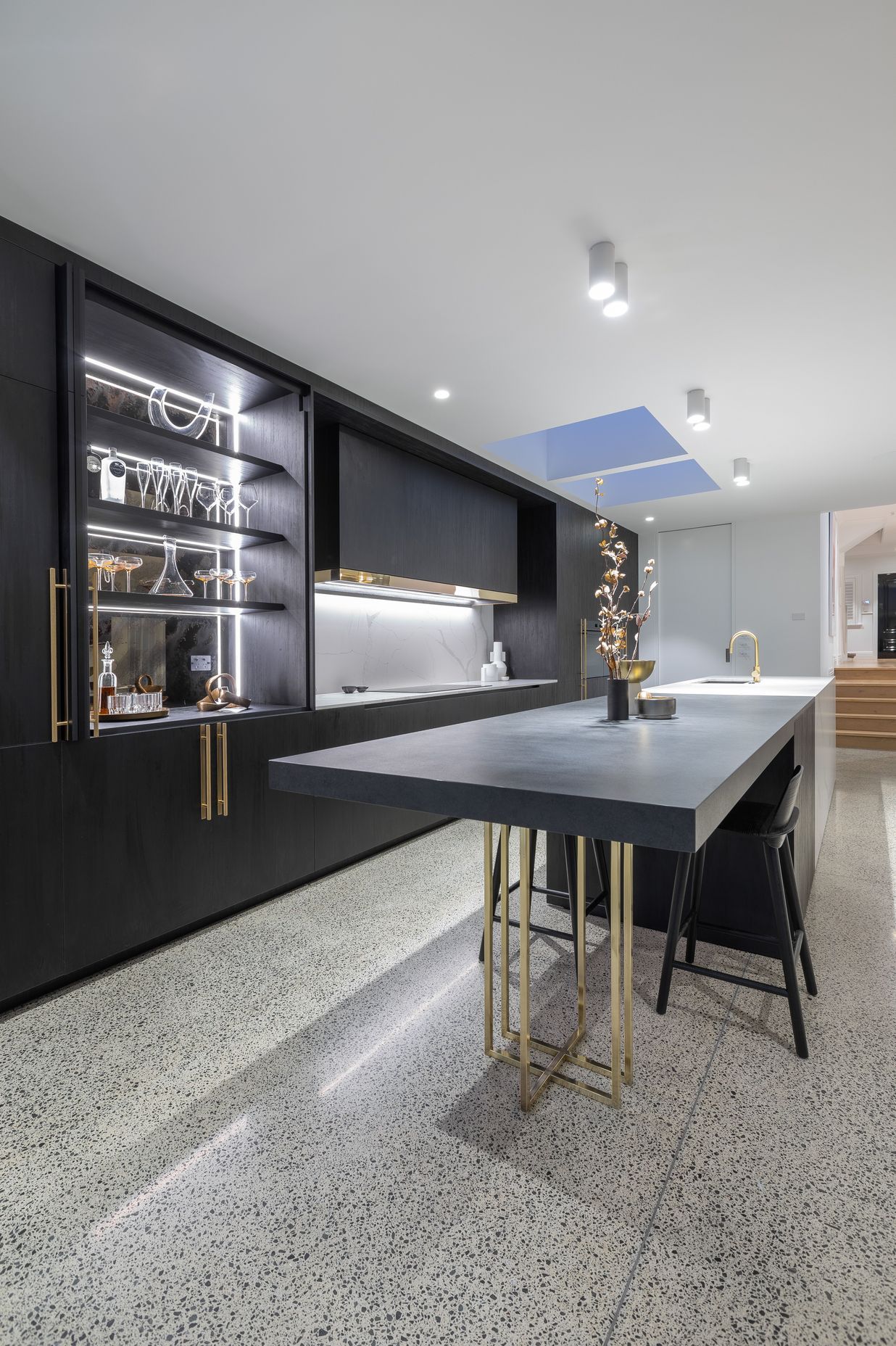 Prime Melamine, Black - Timberland. Prime Stone, Statuario Venato - Leather. Design by Leonie Hamill and Melanie Sa'u, Cube dentro.