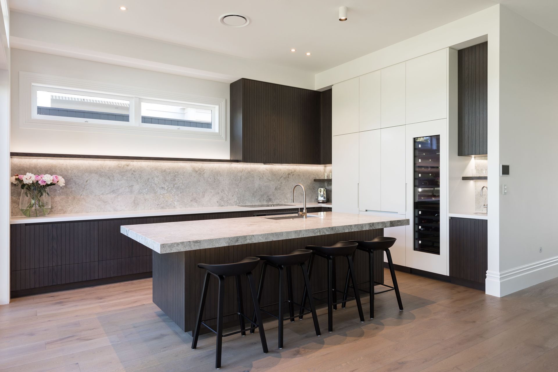 Prime Veneer, Toitū American White Oak. Design by Wayne Church, Neo Design. Photography by Mark Scowen