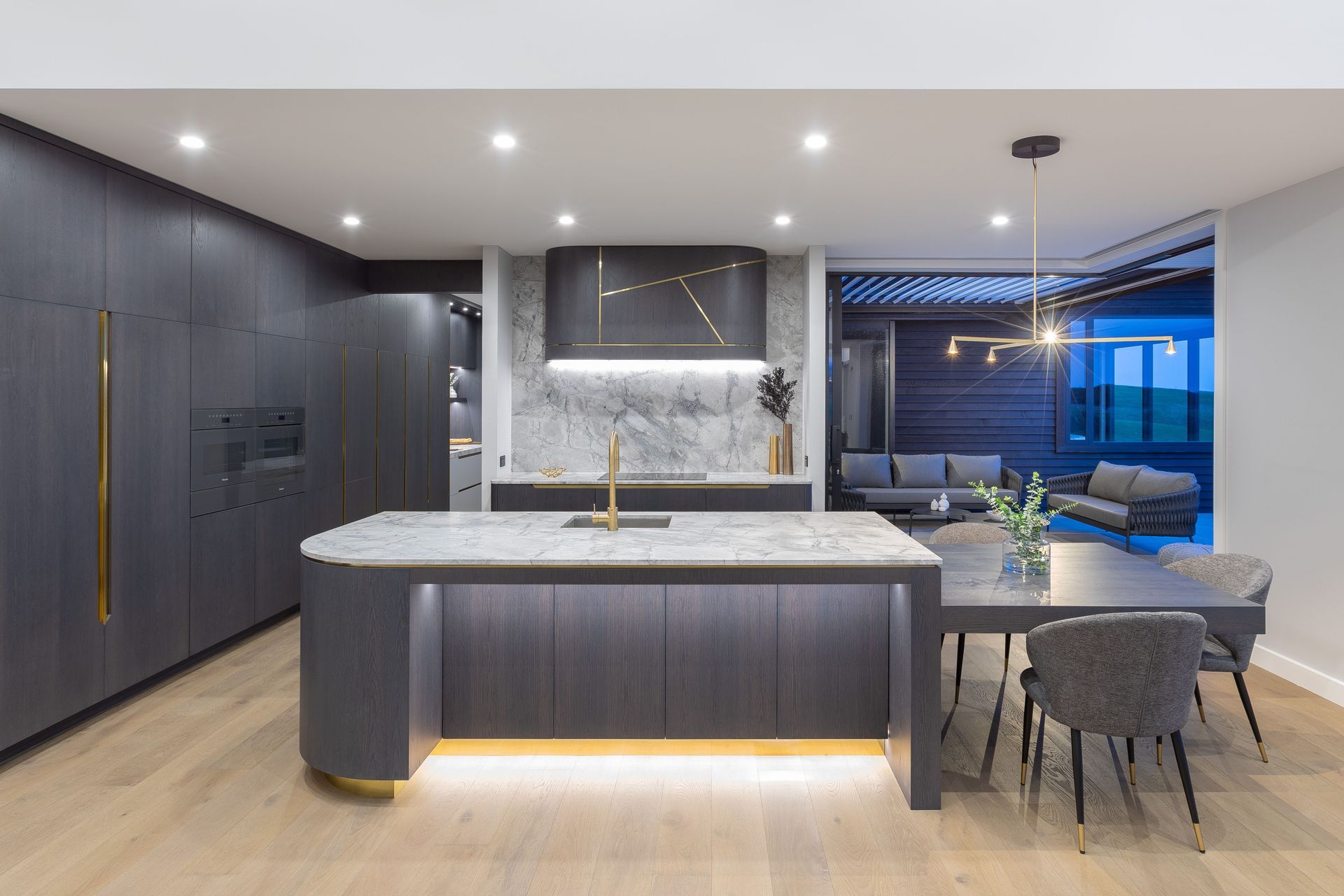 Prime Veneer, American White Oak - Quarter Cut. Design by Leonie Hamill, Cube Dentro. Photography by Kallan MacLeod.