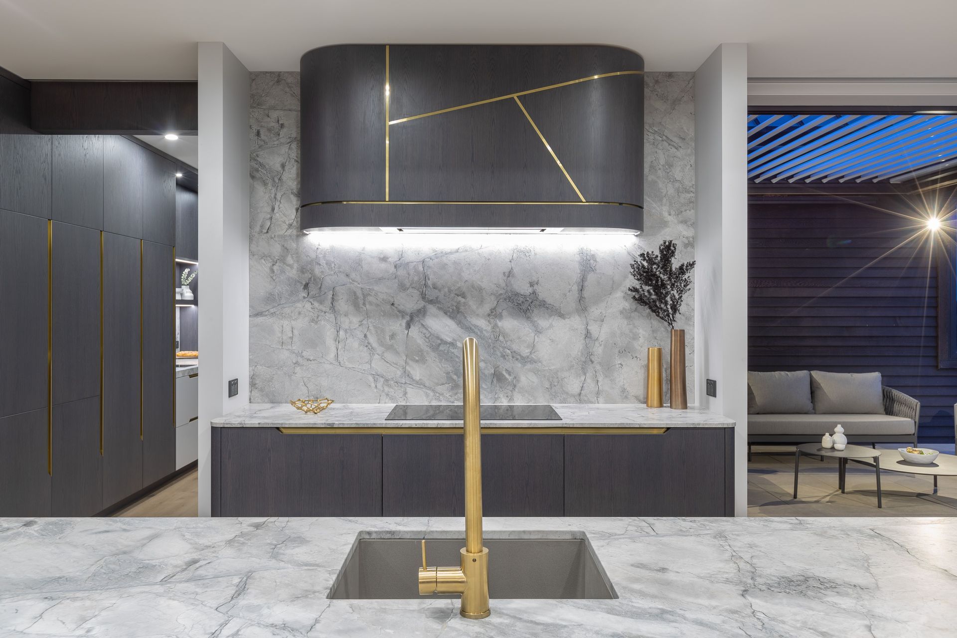 Prime Veneer, American White Oak - Quarter Cut. Design by Leonie Hamill, Cube Dentro. Photography by Kallan MacLeod.