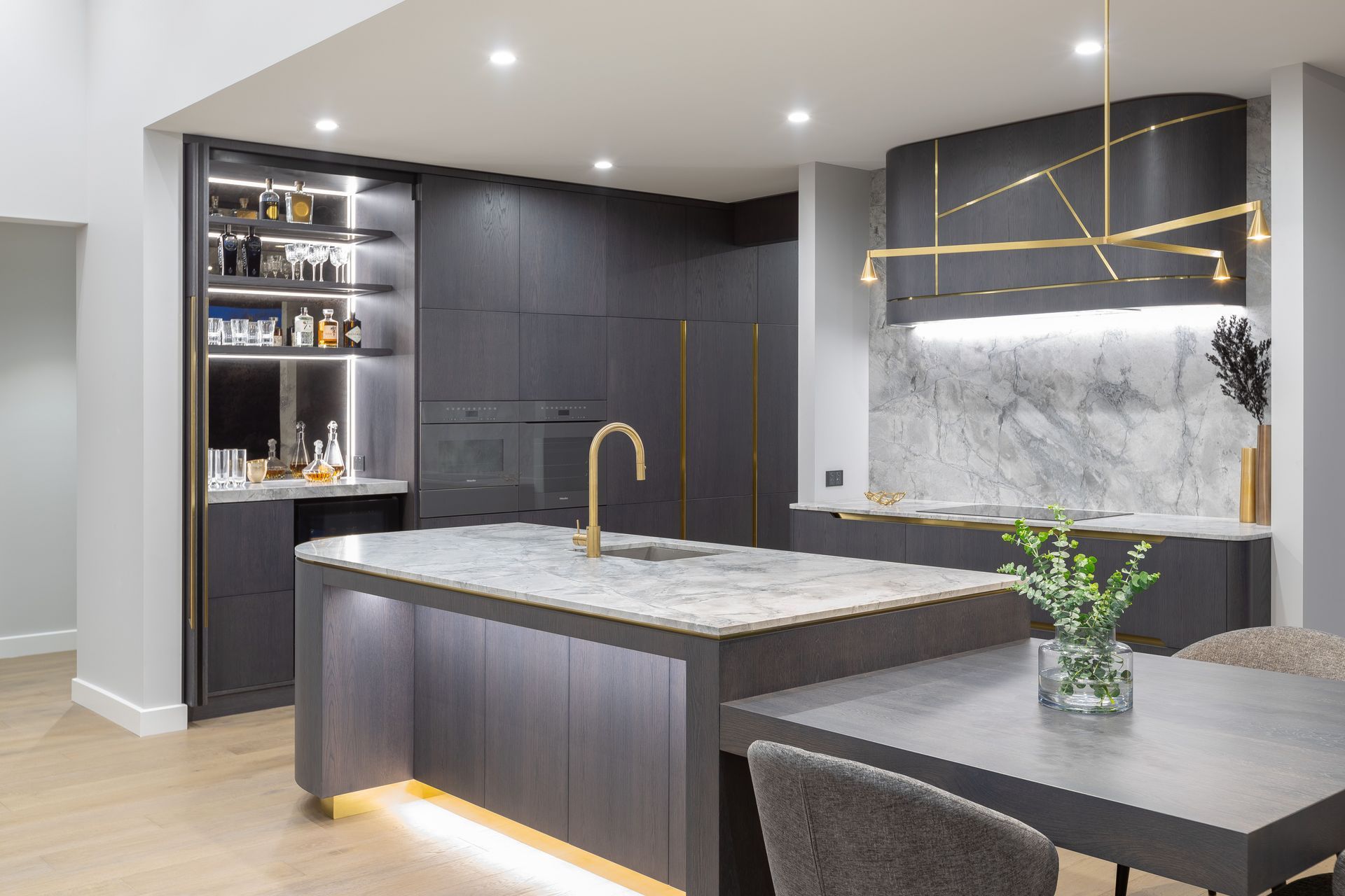 Prime Veneer, American White Oak - Quarter Cut. Design by Leonie Hamill, Cube Dentro. Photography by Kallan MacLeod.