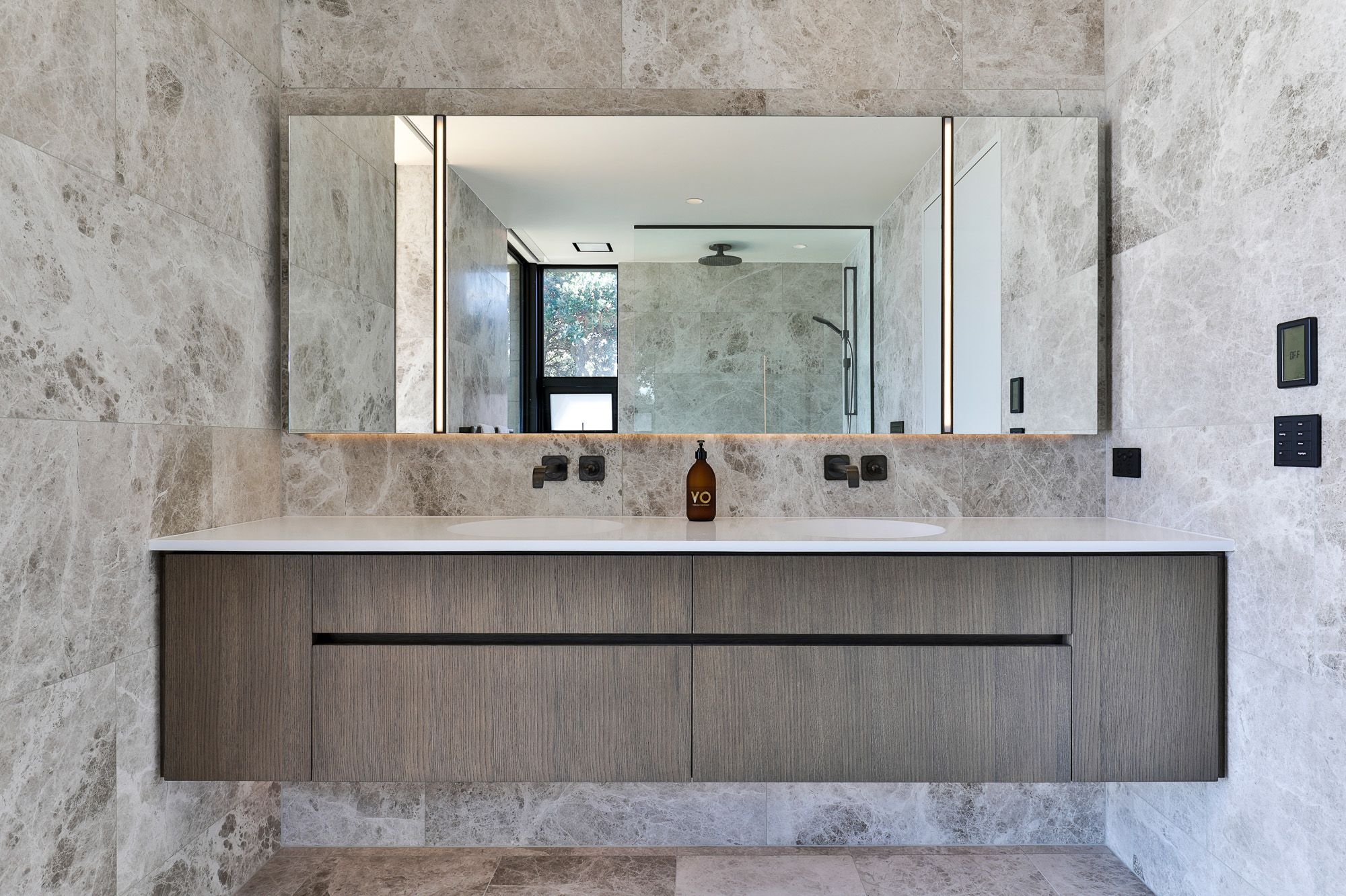 Prime Veneer, American White Oak - Quarter Cut. Designed by Peta Davy from Yellowfox & Craig Hewetson from Hewe Kitchens & Interiors
