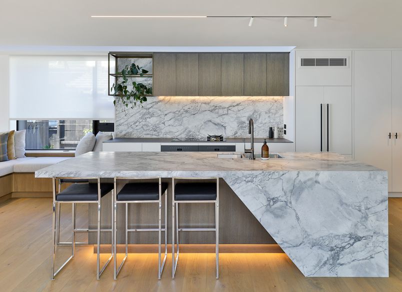 Veneer anchors sculptural space