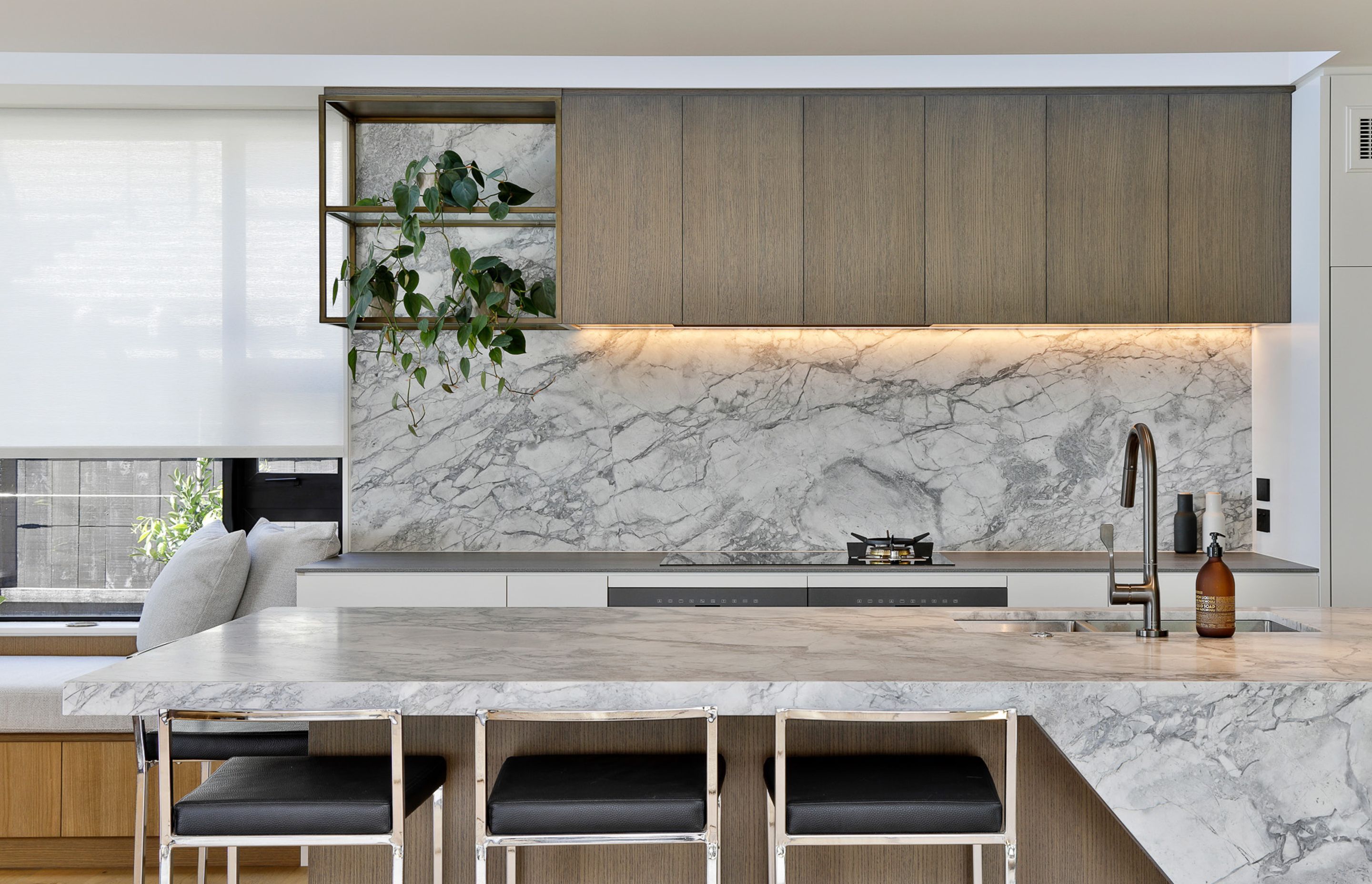 Prime Veneer, American White Oak - Quarter Cut. Designed by Peta Davy from Yellowfox & Craig Hewetson from Hewe Kitchens & Interiors