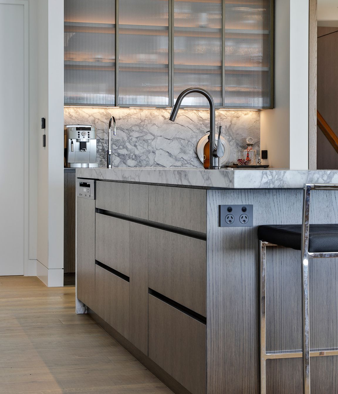 Prime Veneer, American White Oak - Quarter Cut. Designed by Peta Davy from Yellowfox &amp; Craig Hewetson from Hewe Kitchens &amp; Interiors