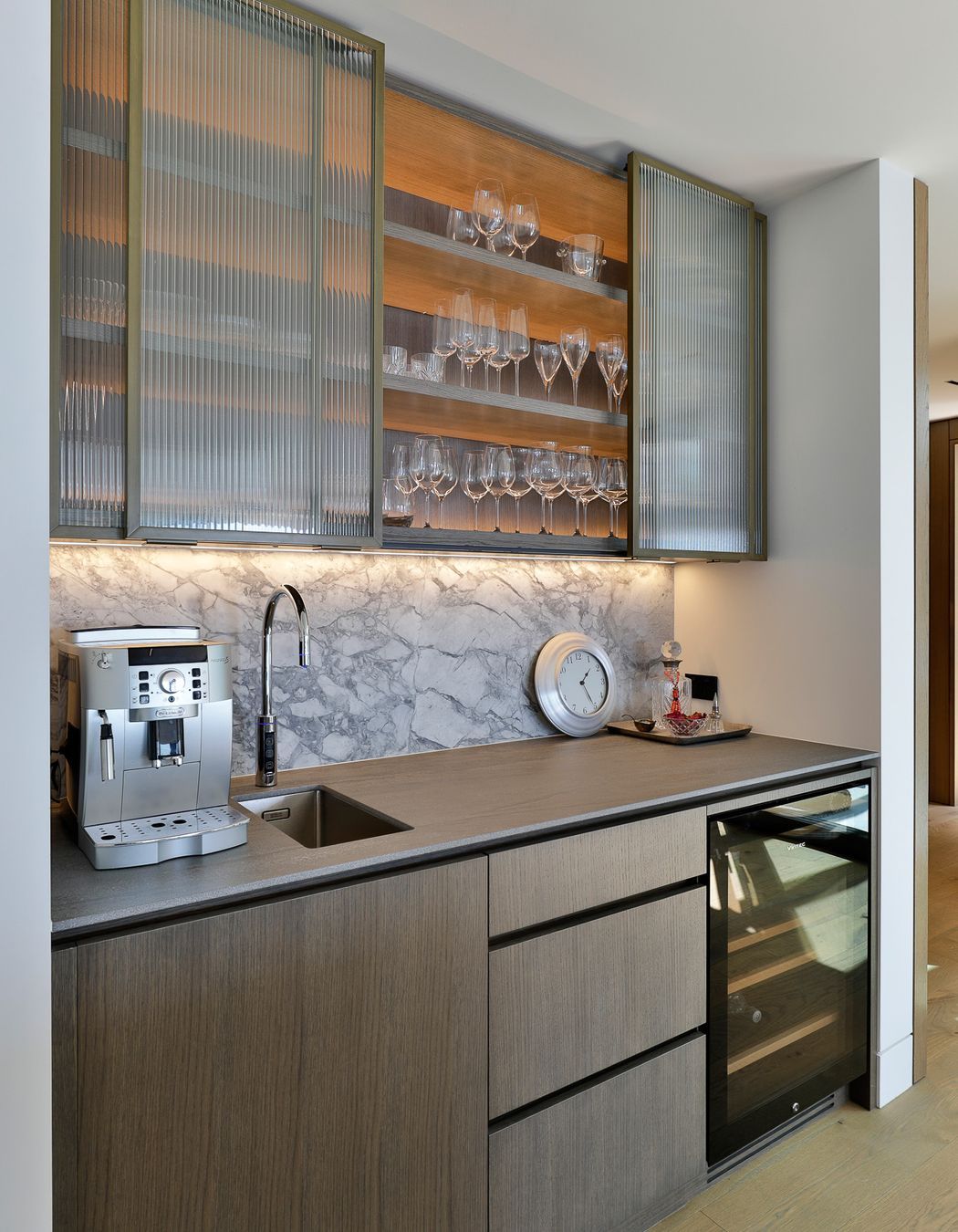 Prime Veneer, American White Oak - Quarter Cut. Designed by Peta Davy from Yellowfox & Craig Hewetson from Hewe Kitchens & Interiors
