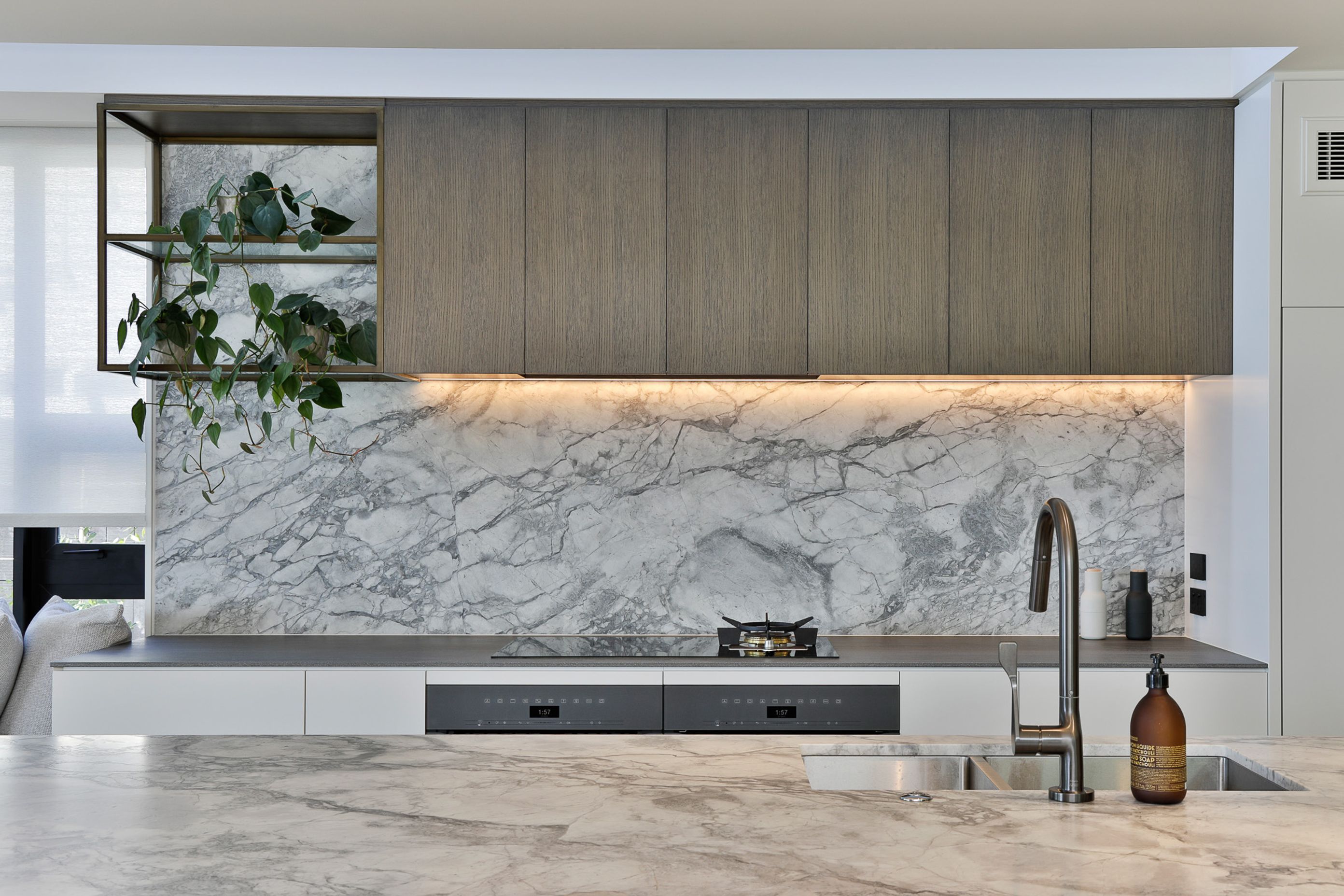 Prime Veneer, American White Oak - Quarter Cut. Designed by Peta Davy from Yellowfox &amp; Craig Hewetson from Hewe Kitchens &amp; Interiors