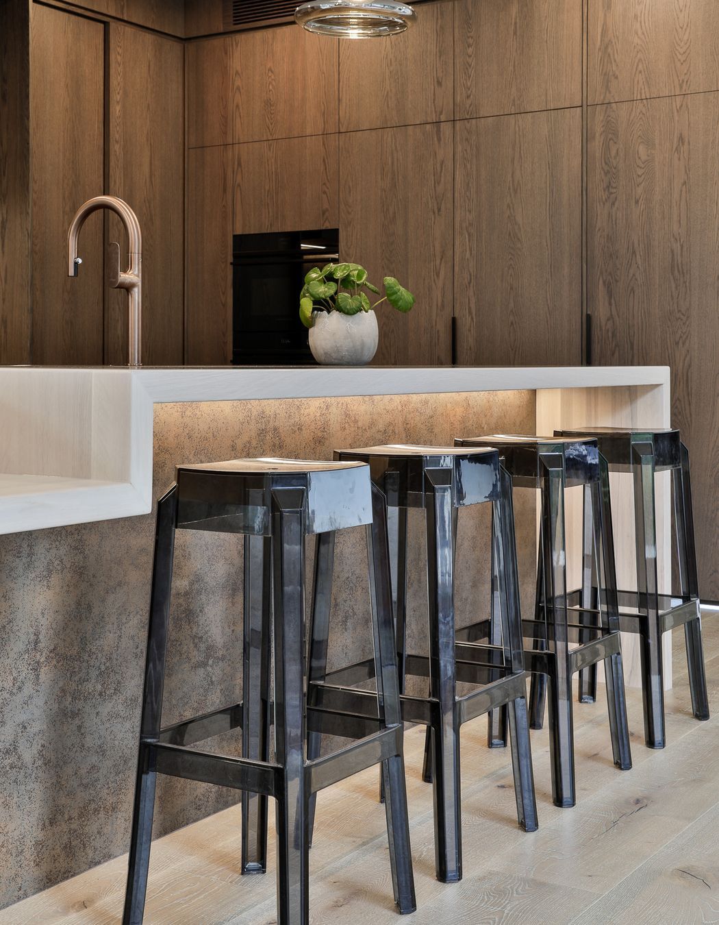 Prime Toitū Veneer, Toitū American White Oak. Design by Gunnar Friese, Hewe Kitchens and Interiors. Photography by Jamie Cobel.
