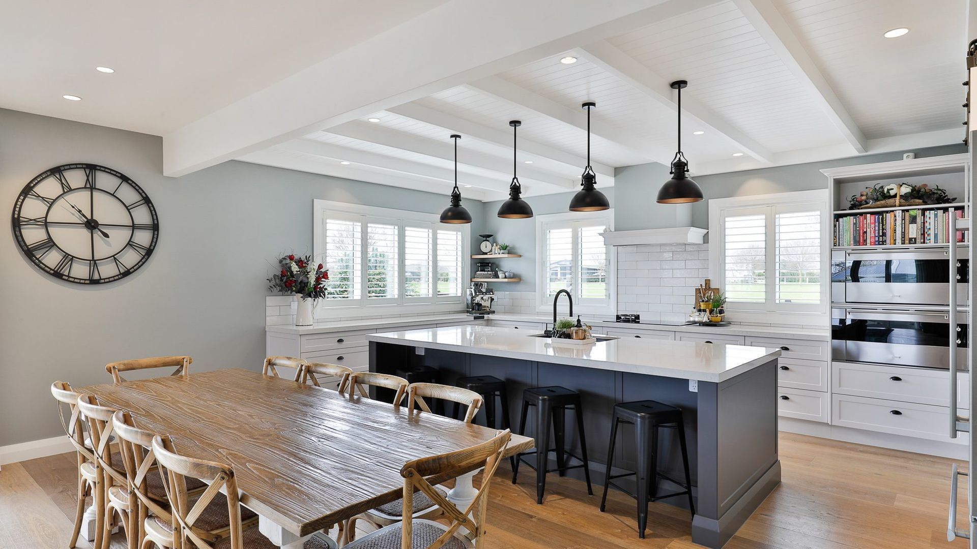 Pinot Crescent Home, Levin banner