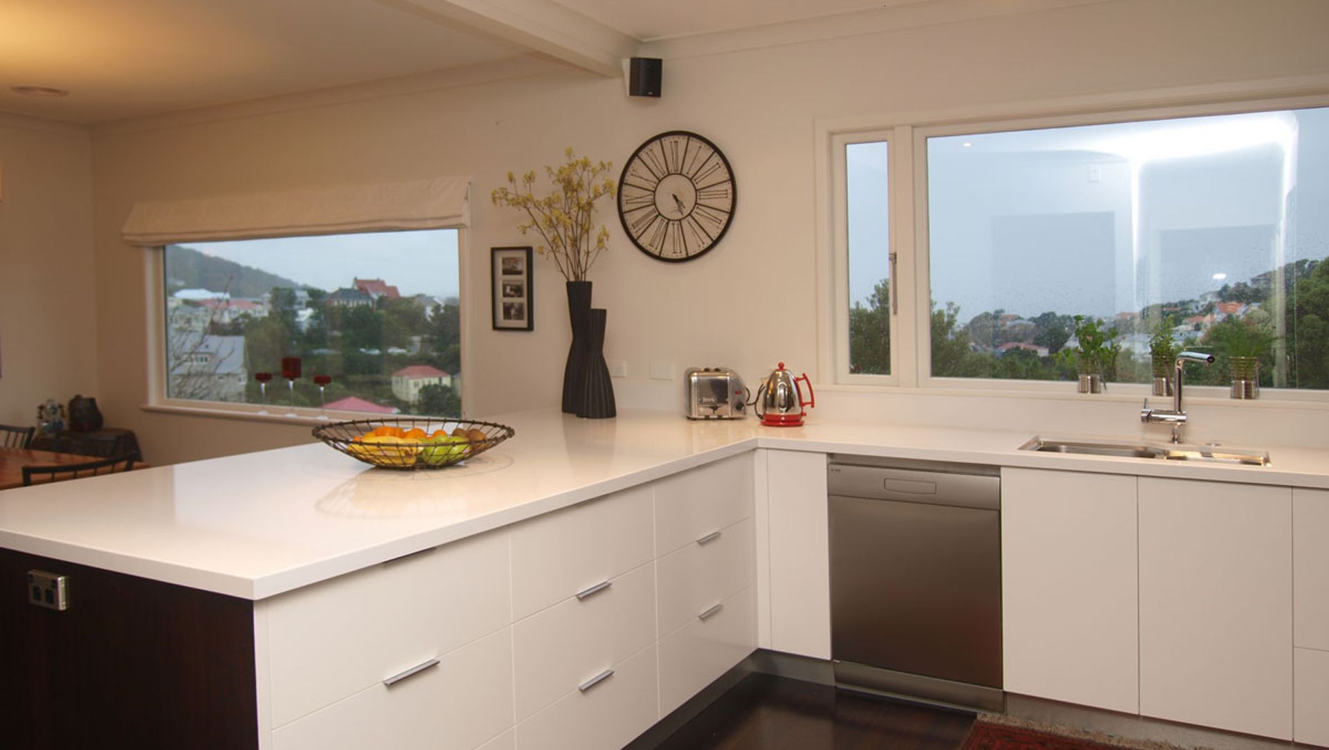 Raroa banner