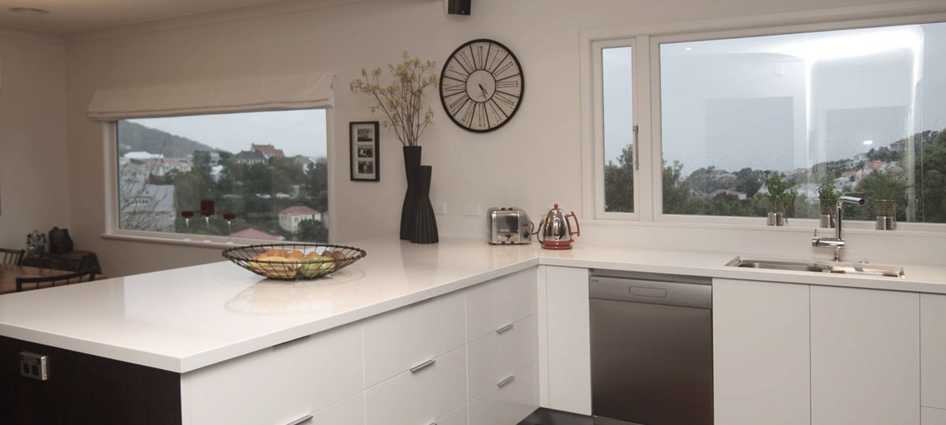 Raroa banner