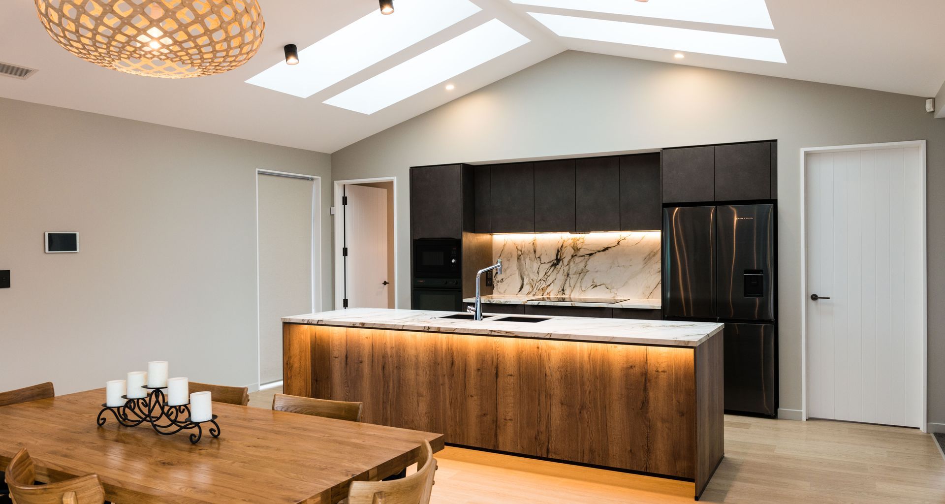 New Build Kitchen - Warm Timber Tones and Lux Finishes banner
