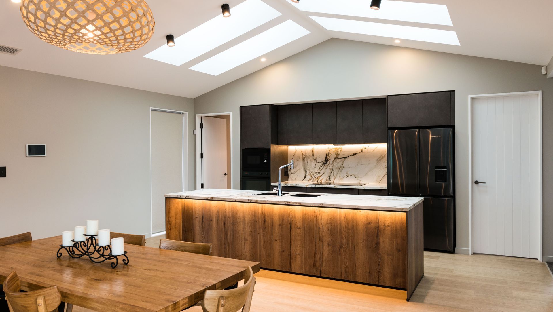 New Build Kitchen - Warm Timber Tones and Lux Finishes banner