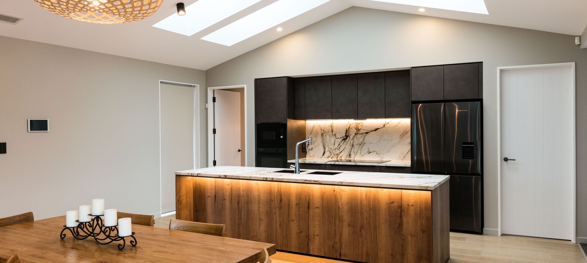 New Build Kitchen - Warm Timber Tones and Lux Finishes banner