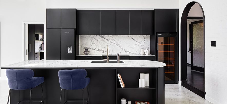 Sophisticated Contrasts in Inglewood