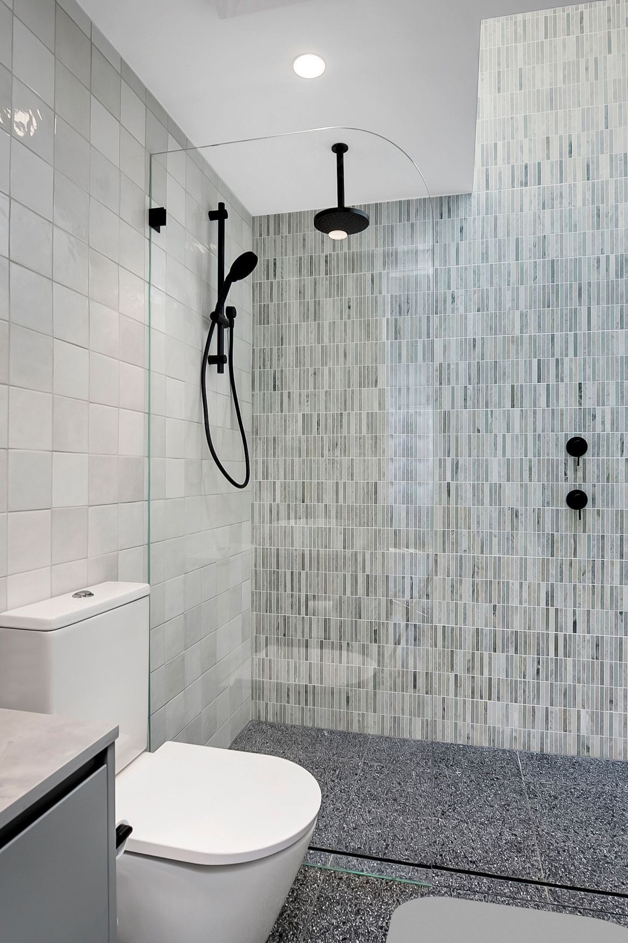 Terry-Tempe-HIGH-RES-VIRTUAL-STAGE-BATHROOM.jpg