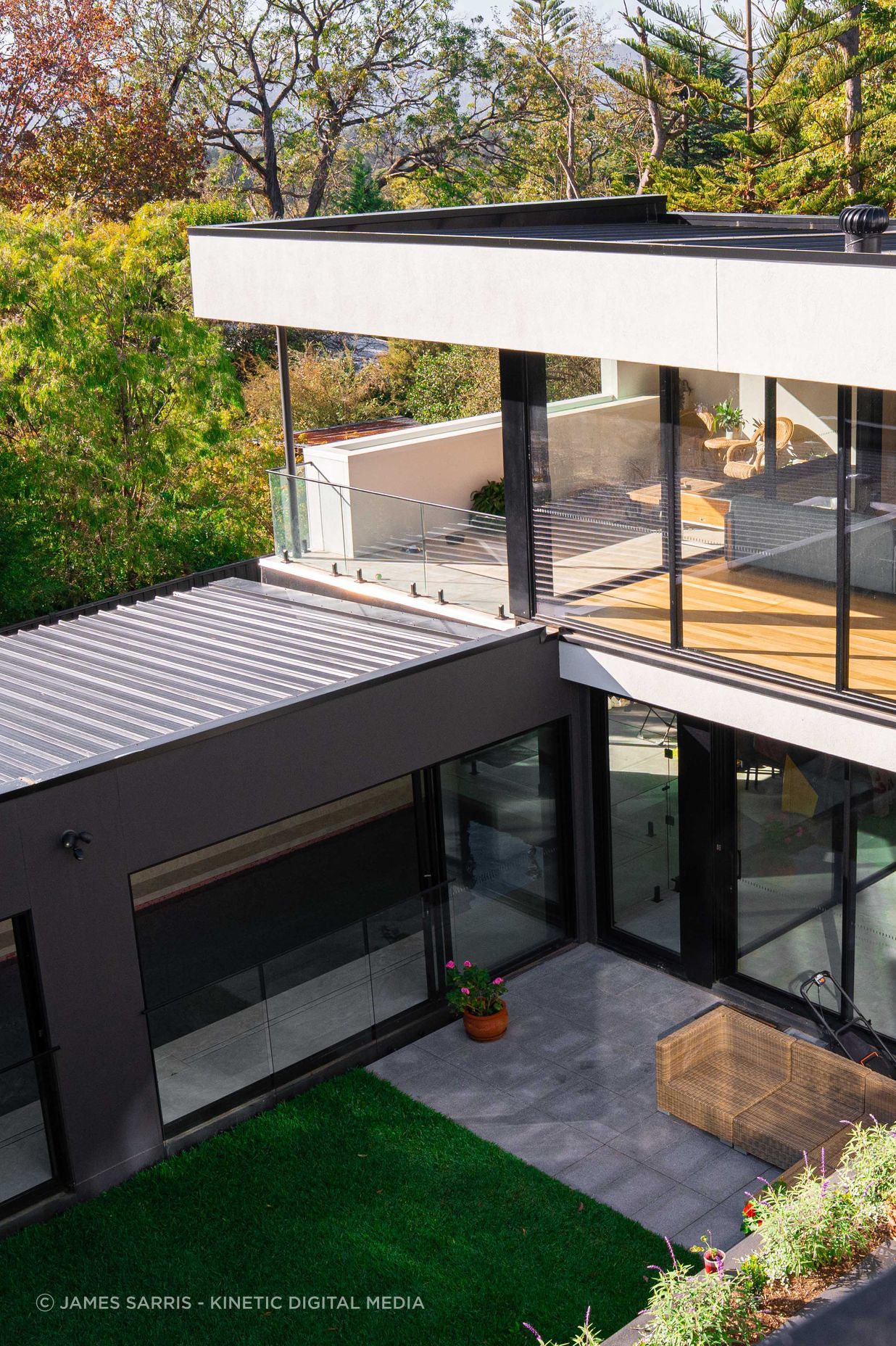 UNOX-Waynes-House-A74-6-v3.jpg