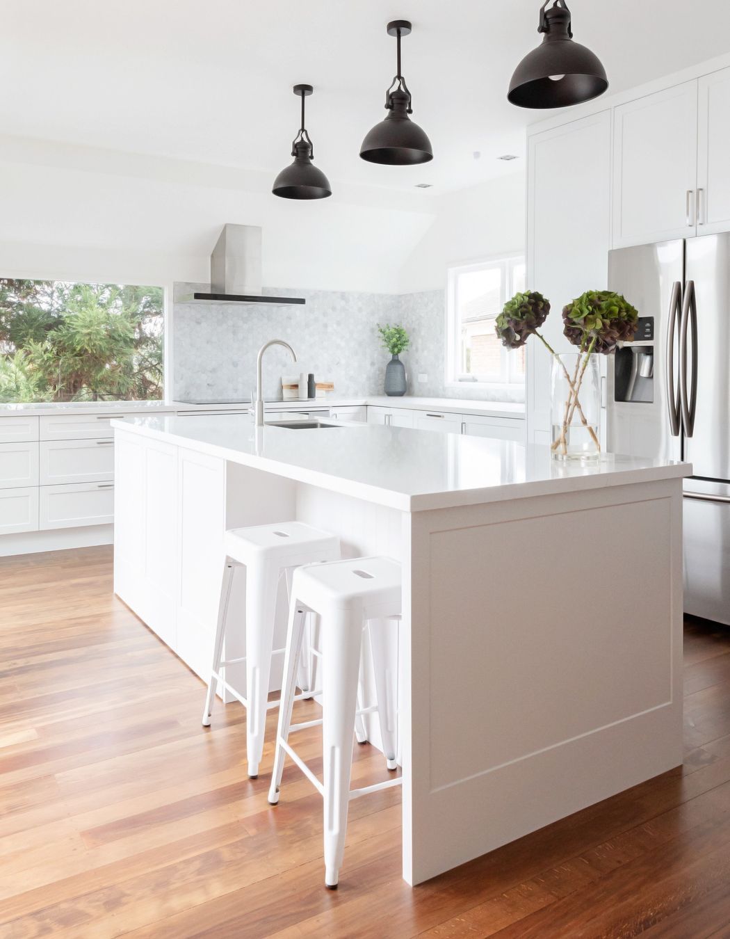 Dezignatek Thermoform Ronda profile in White Satin, Designed by Andrea Ellis, Kitchen Studio North Shore