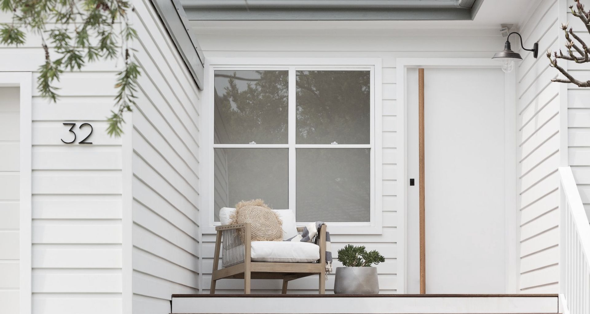 Charming Cottage banner
