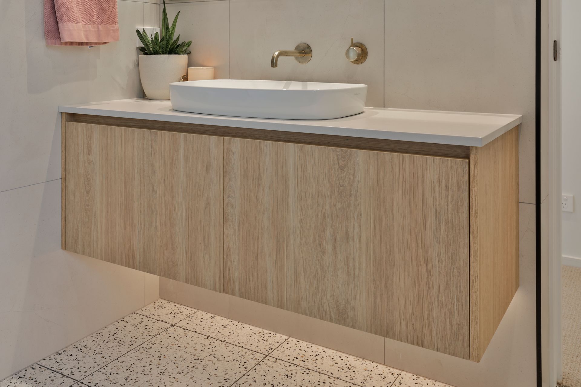 Prime Melamine, Original Oak. Design by Leanne Harley, SWP Interiors Ltd. Photography by Jamie Cobel.