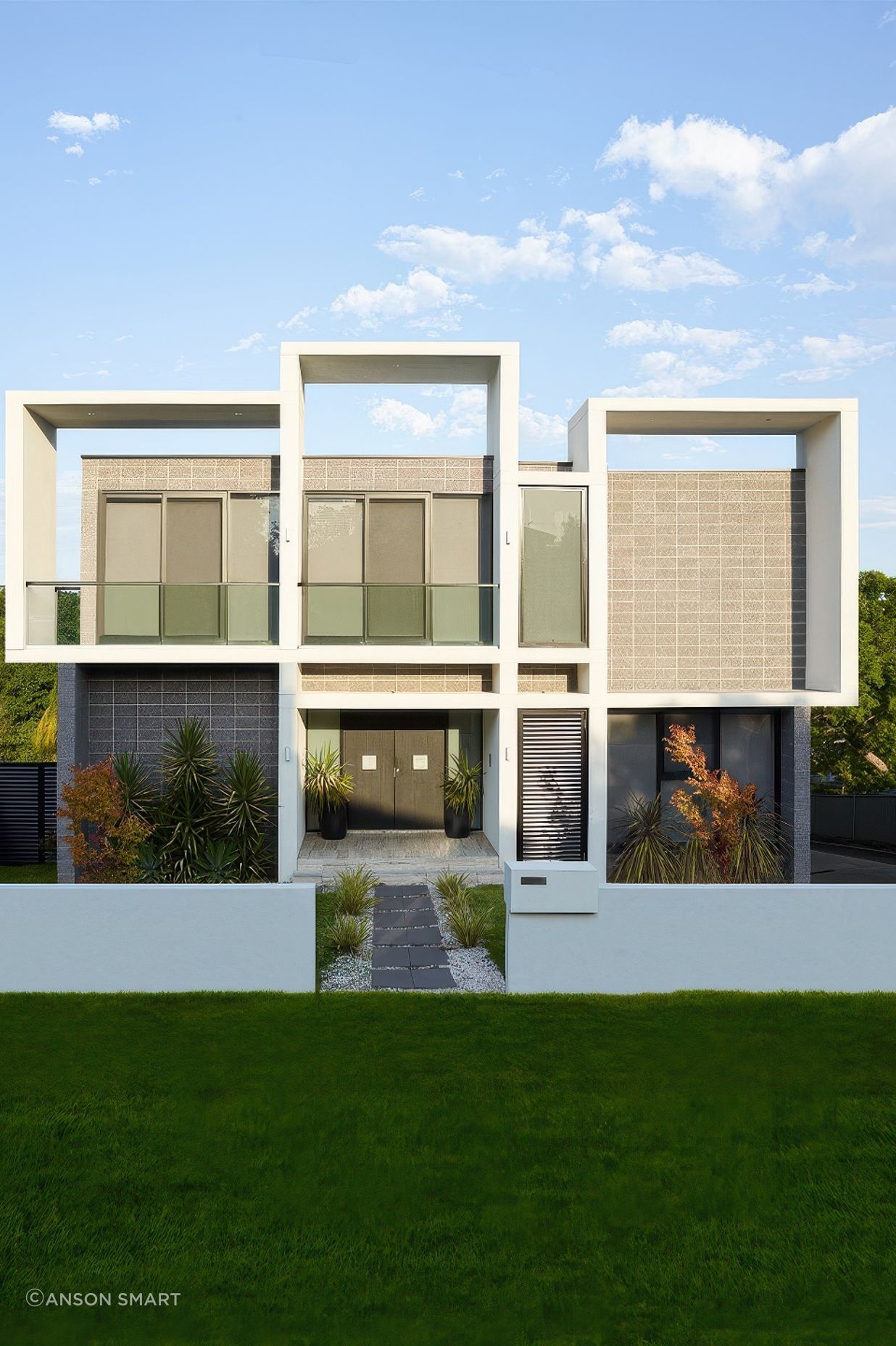 acf2005PapandonyHouseExterior1-gigapixel-standard-v2-12x.jpeg