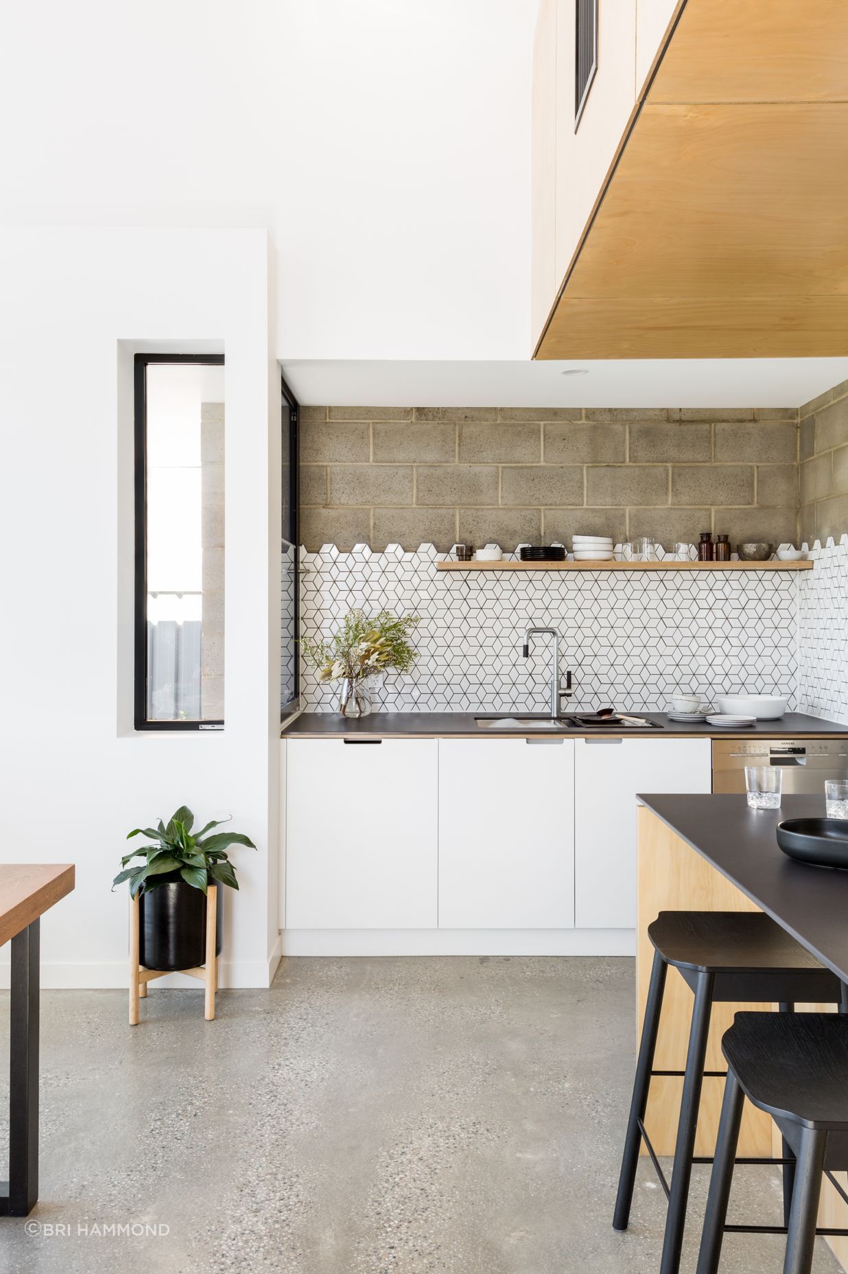 brihammond-337-spacecraft-amy-kitchen-021-HR.jpg