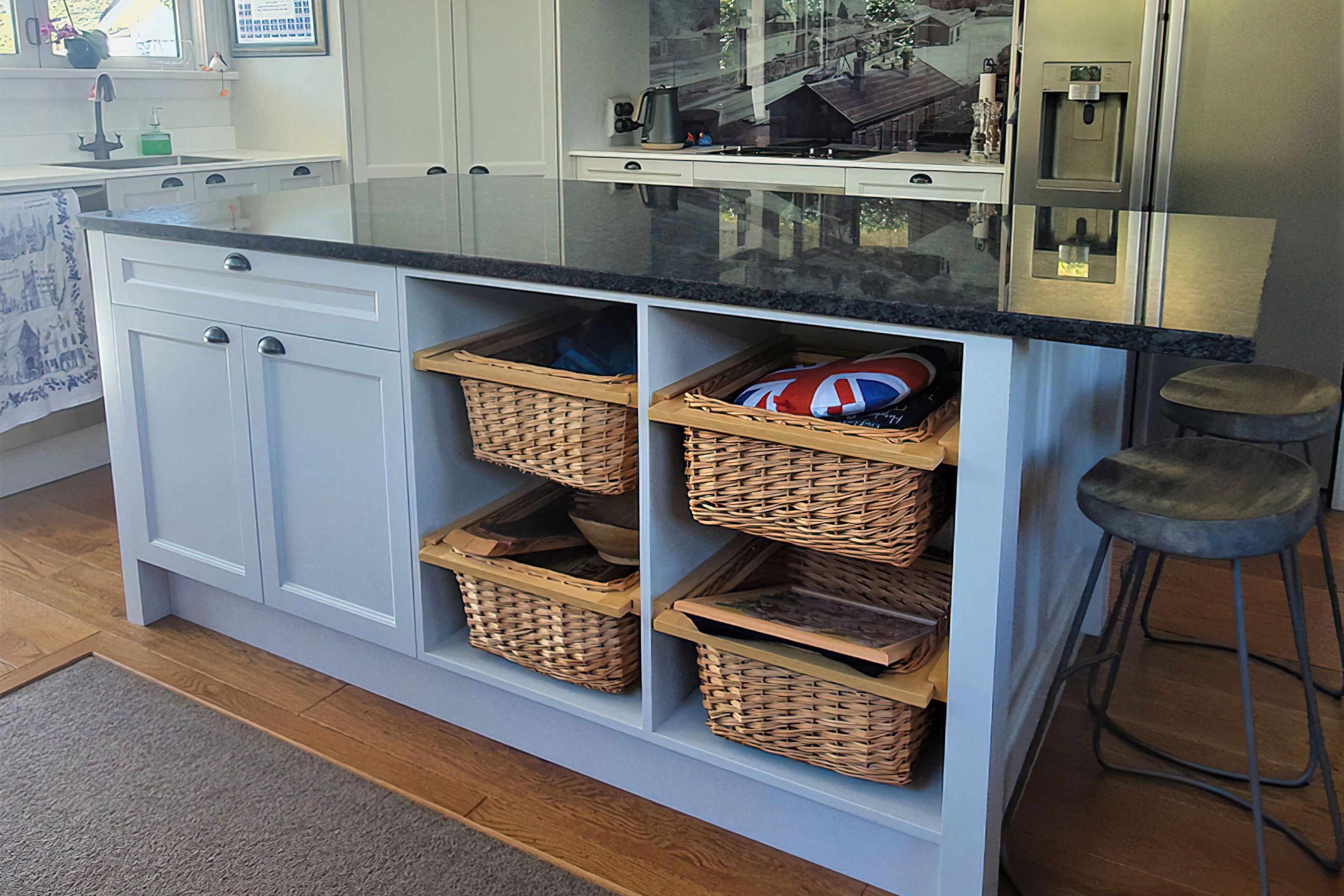 Kitchen island with pullout baskets