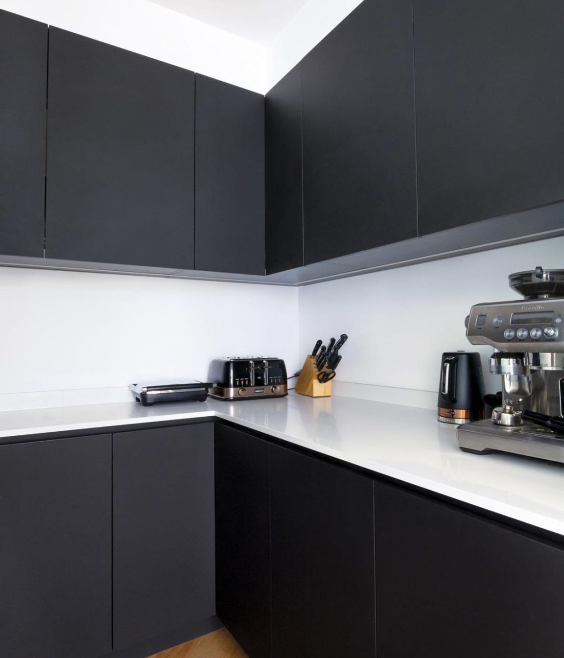 caesarstone-luxury-kitchen-design-mosman-sydney-black-white-cabinets-premier-kitchens-australia-03-1084x1626.jpg