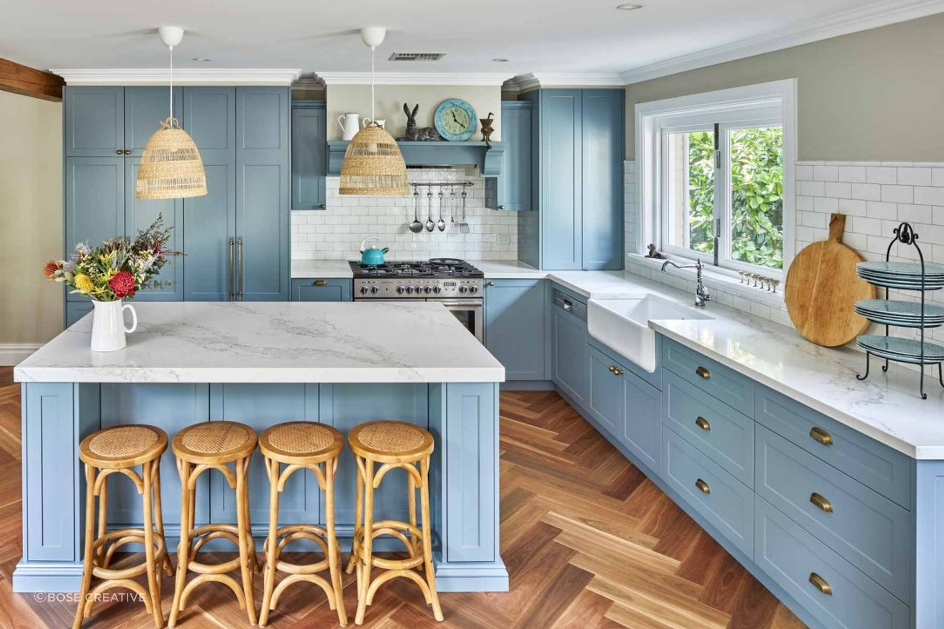 classic-luxury-kitchen-design-gitani-statuario-light-blue-traditional-shaker-cabinets-premier-kitchens-01-1084x744.jpg