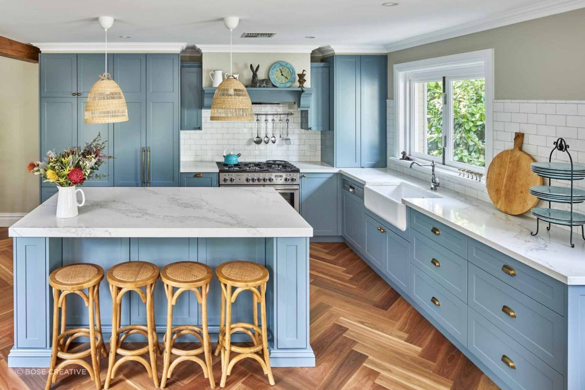 classic-luxury-kitchen-design-gitani-statuario-light-blue-traditional-shaker-cabinets-premier-kitchens-01-1084x744.jpg