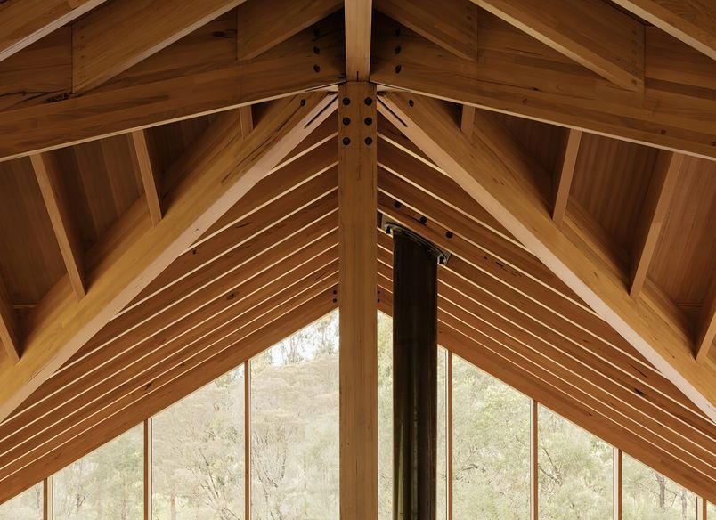 Off Grid House by Archier