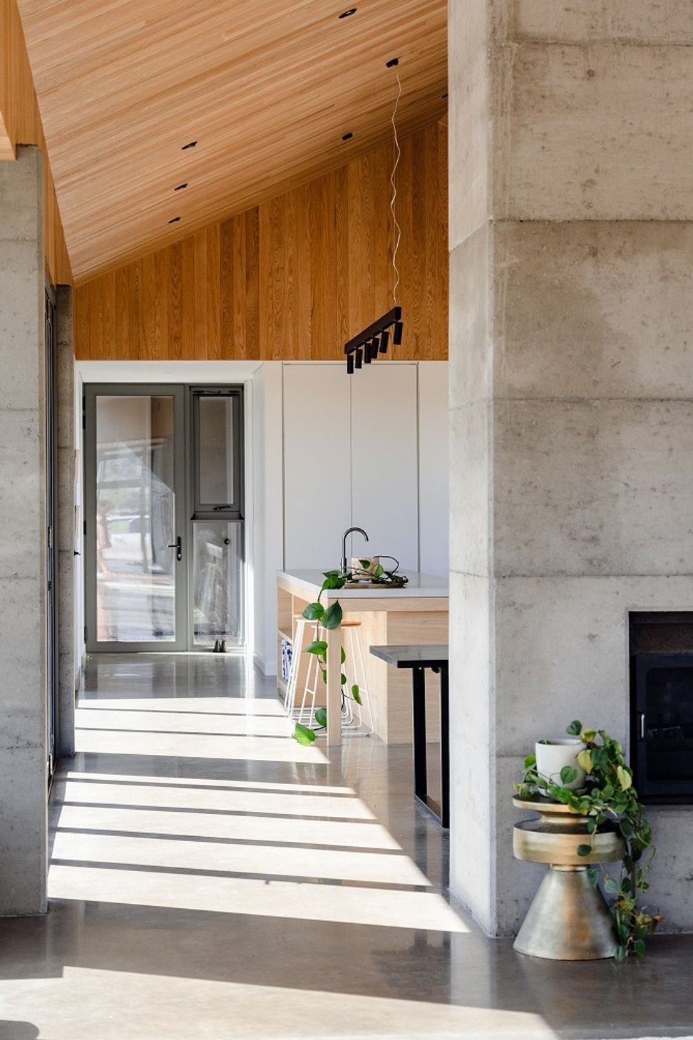 imgi3AmericanOakbyASHTorbayHouseResize-6.jpg